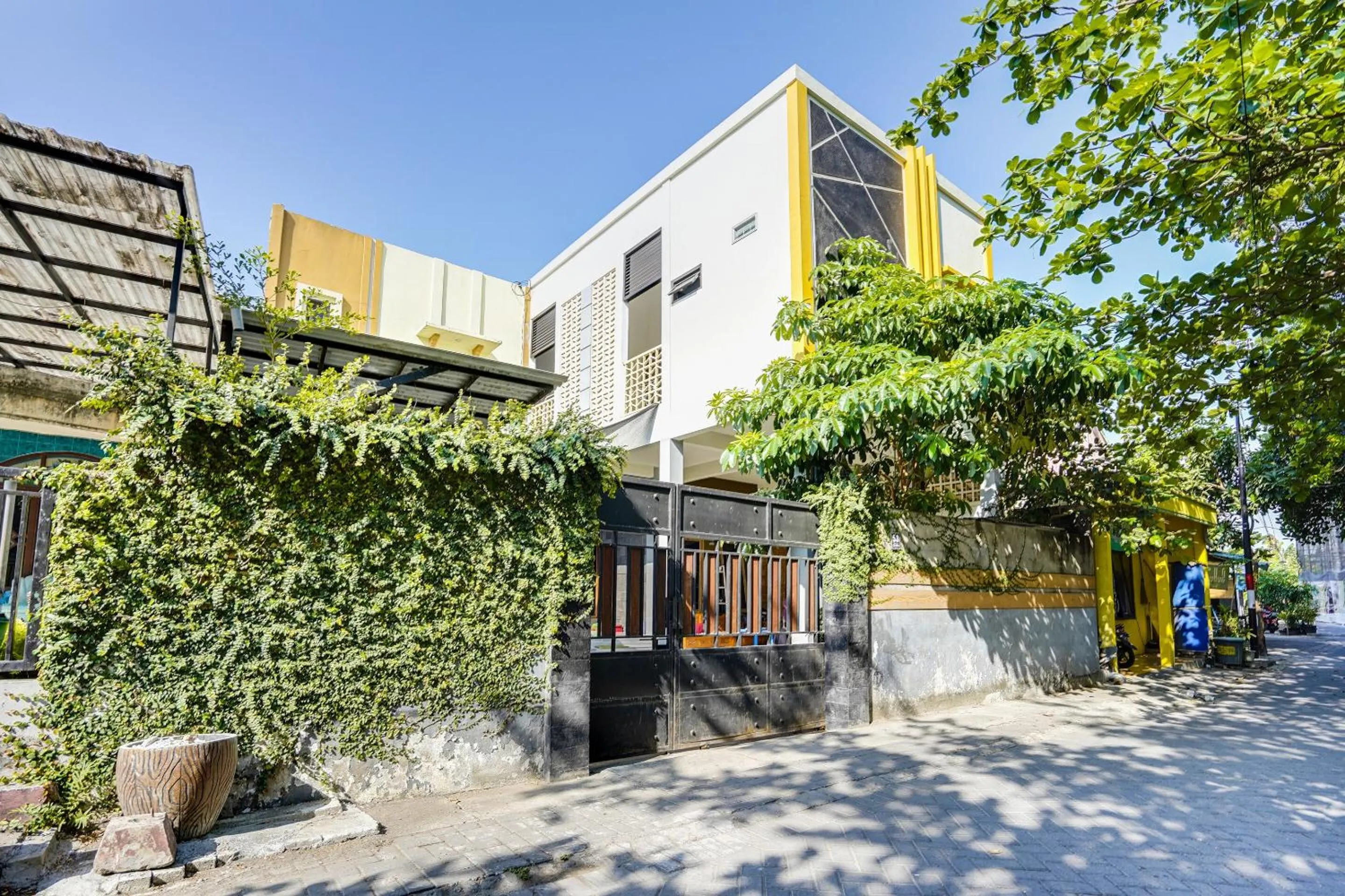 Property building in Hotel O Rumah Kost Gresik Syariah