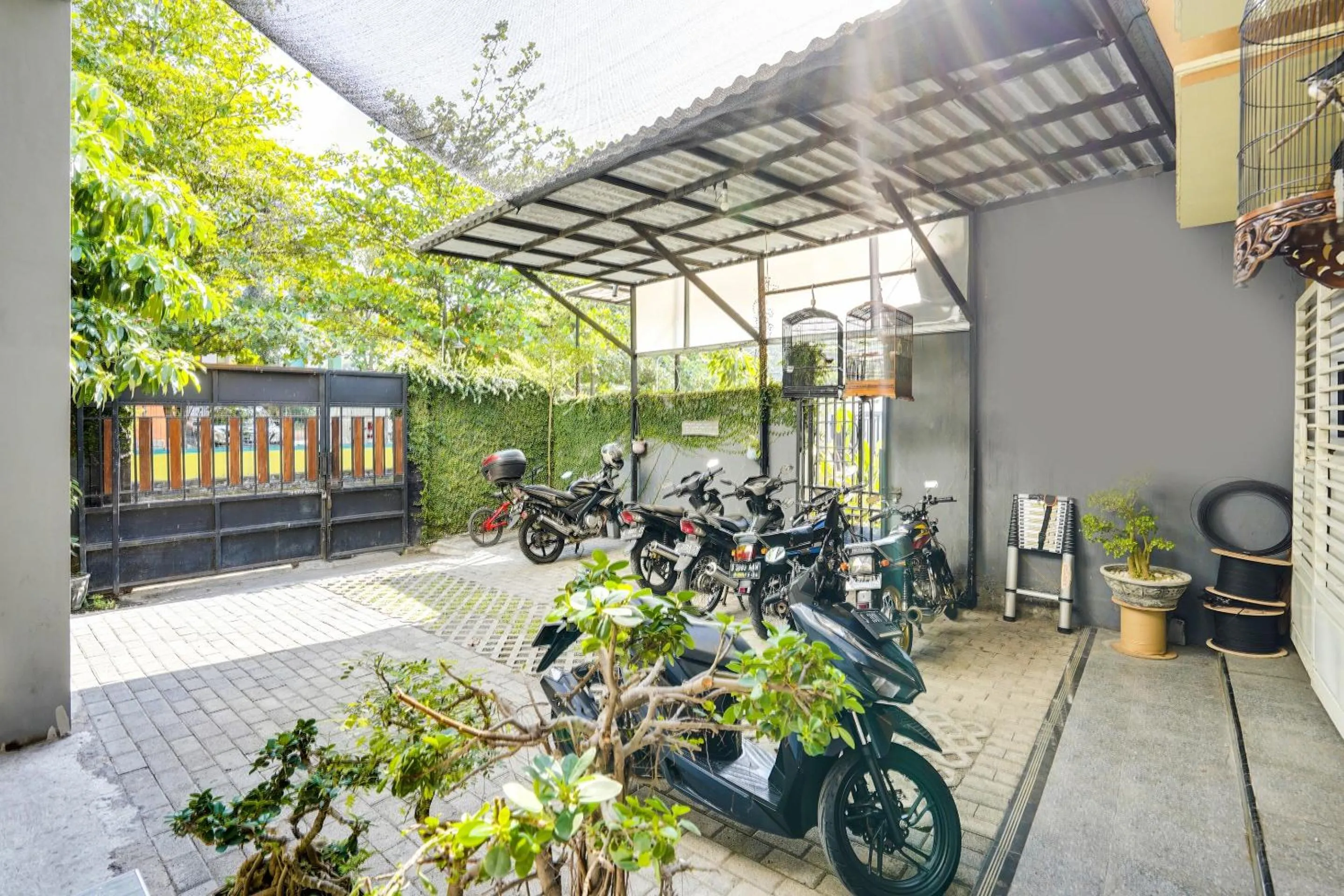 Facade/entrance in Hotel O Rumah Kost Gresik Syariah