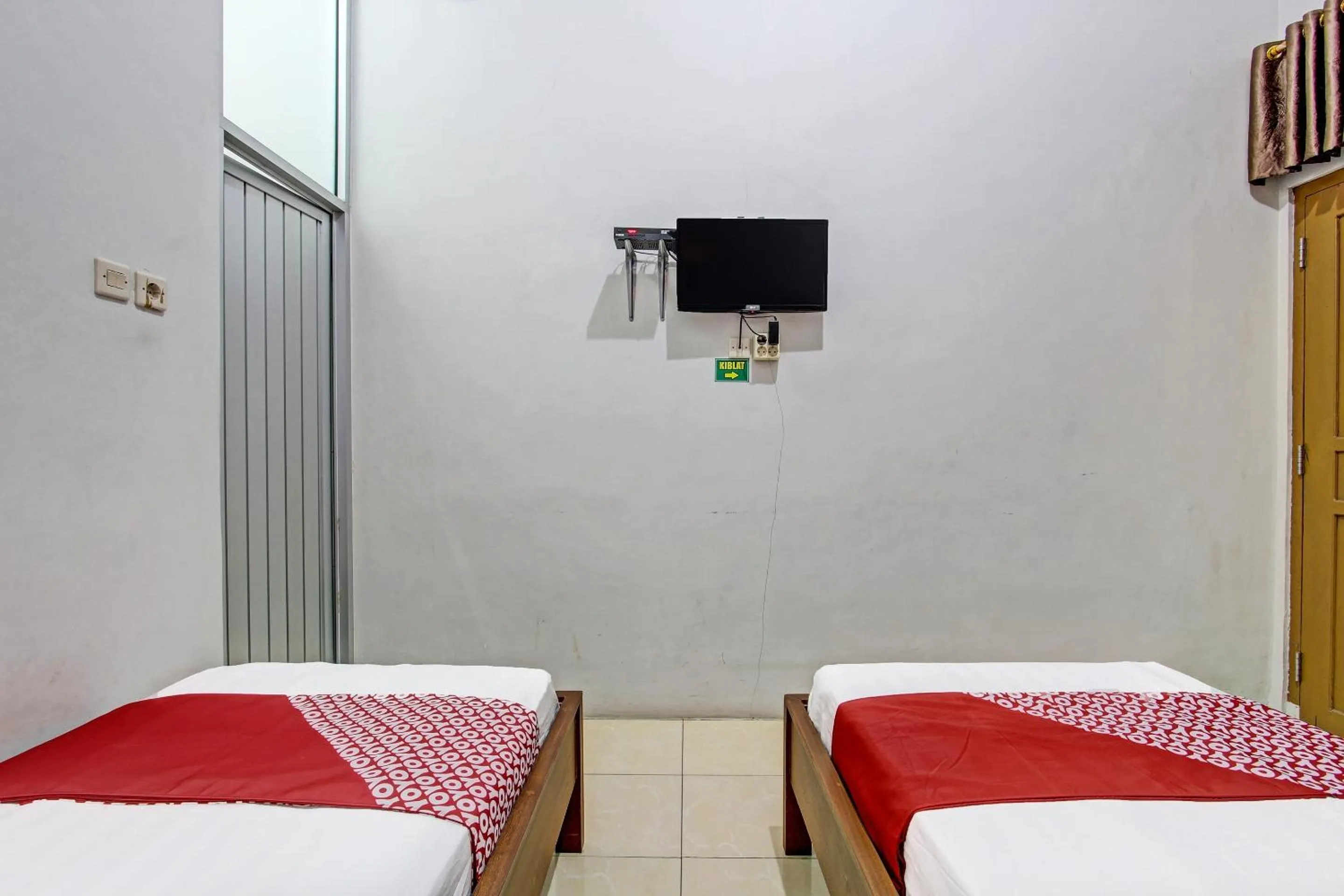Bedroom, Bed in Hotel O Wisma Pkpri Purworejo