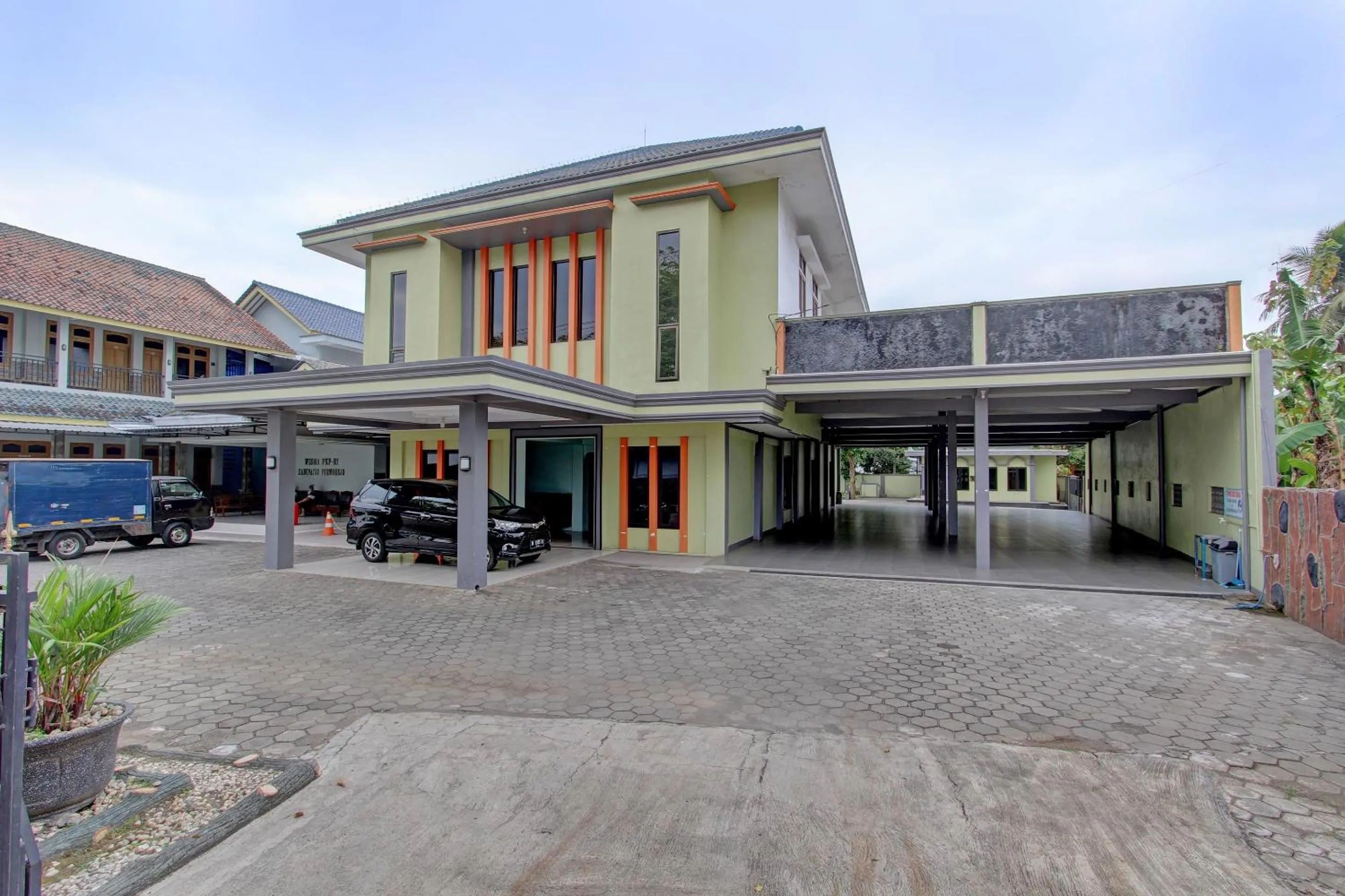 Facade/entrance in Hotel O Wisma Pkpri Purworejo