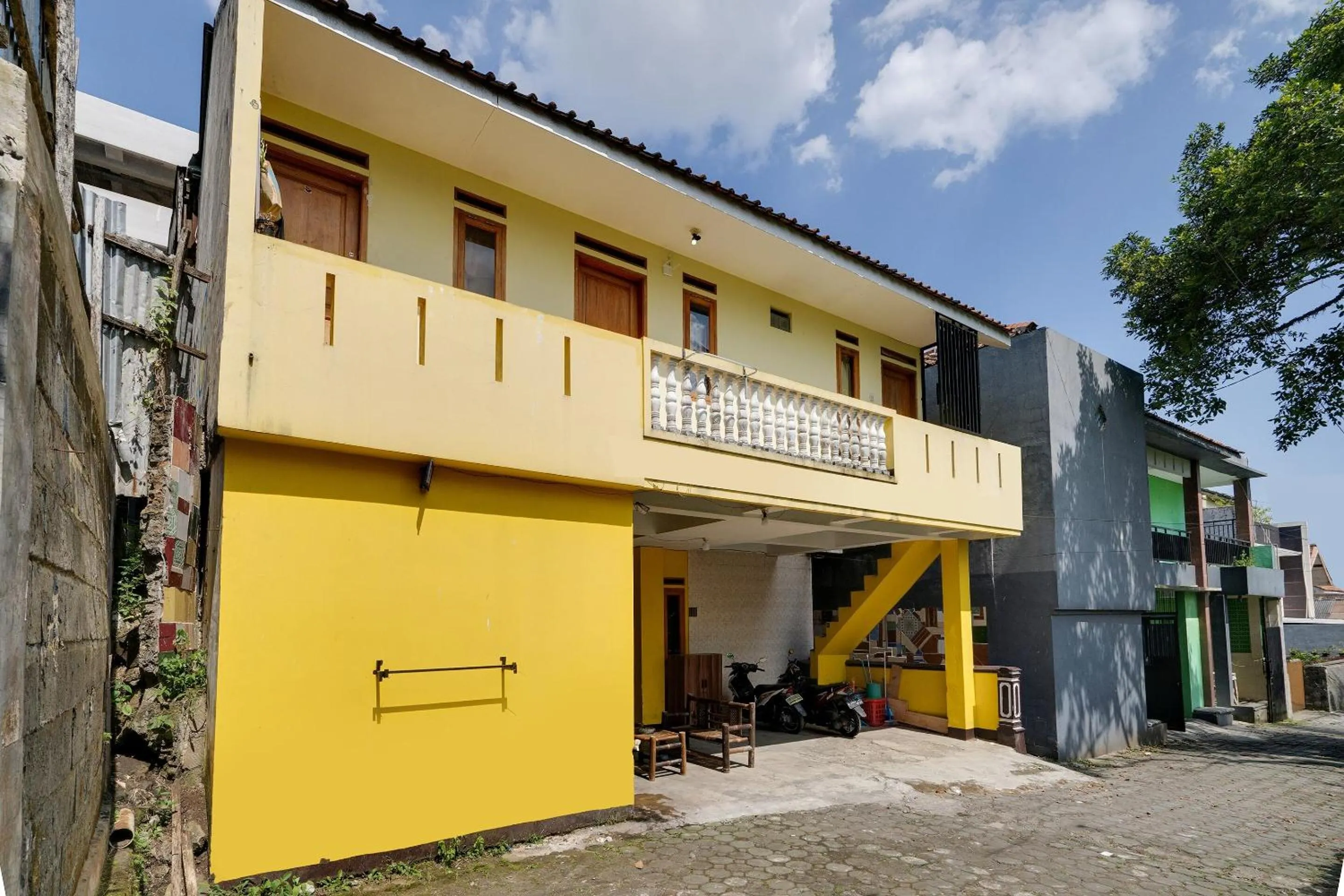 Facade/entrance in SPOT ON 91775 Pondok 14 Syariah