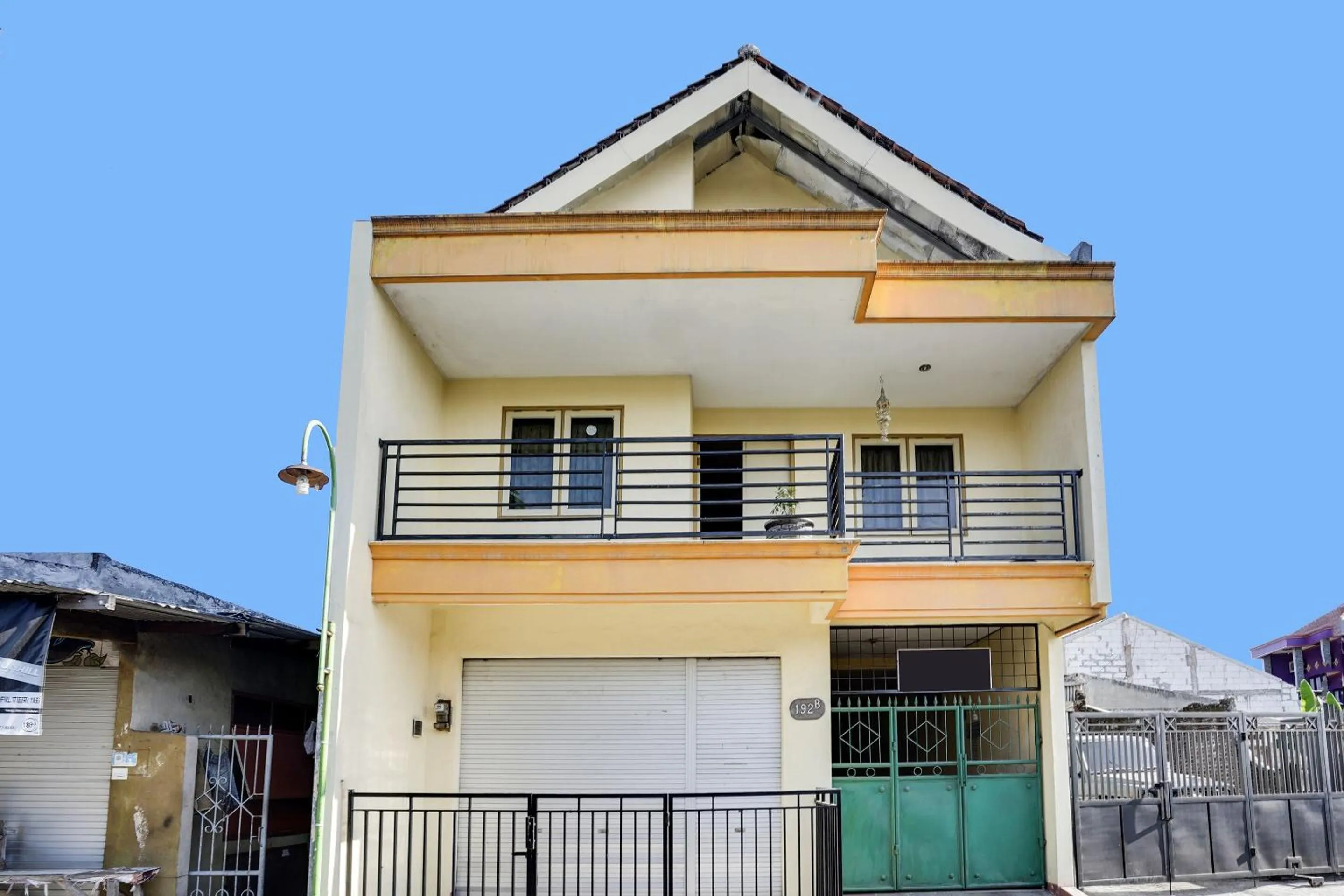 Facade/entrance in OYO 91774 Kost Nusantara Sidoarjo