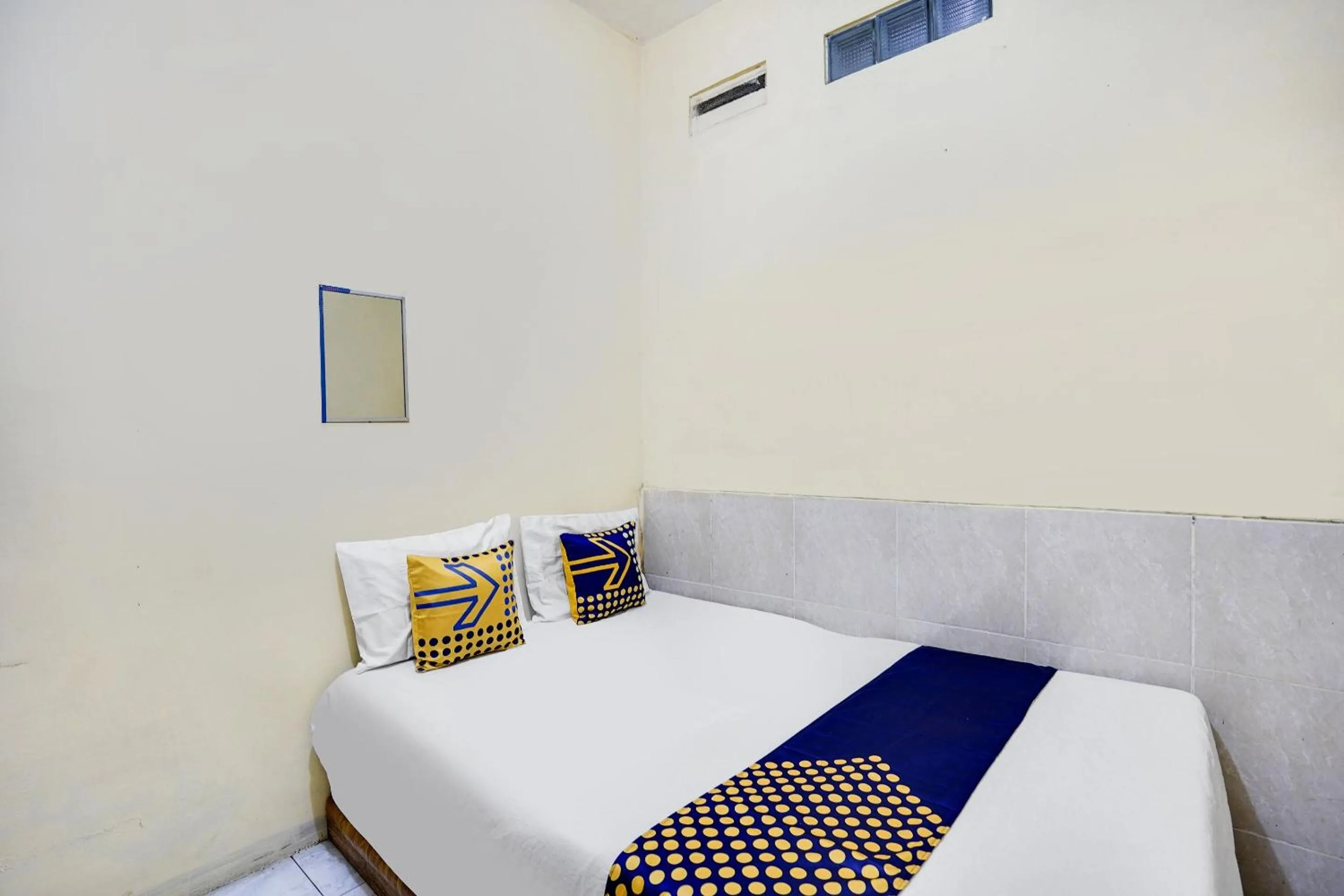 Bedroom, Bed in Hotel O Kost Nusantara Sidoarjo Syariah