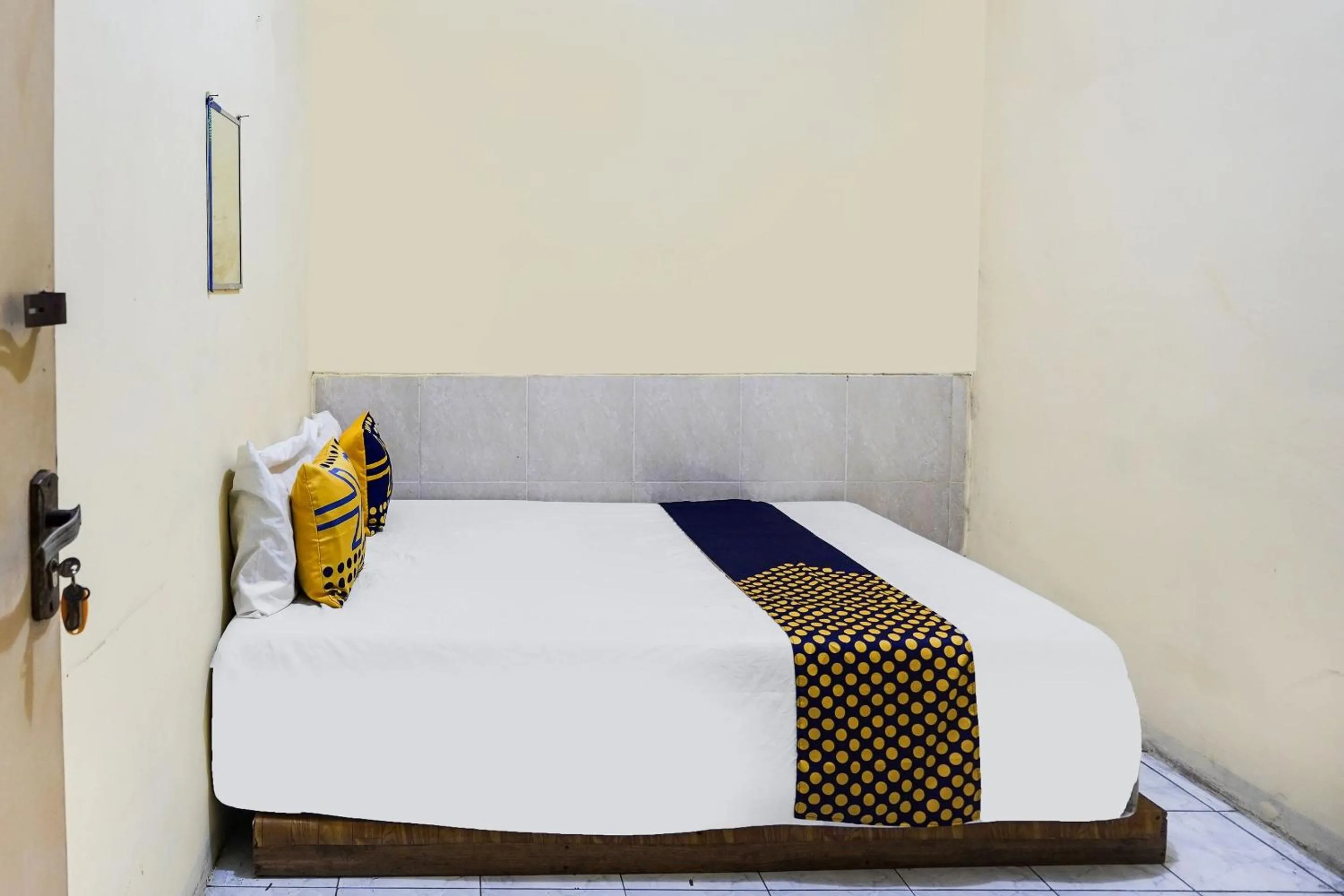 Bedroom, Bed in Hotel O Kost Nusantara Sidoarjo Syariah