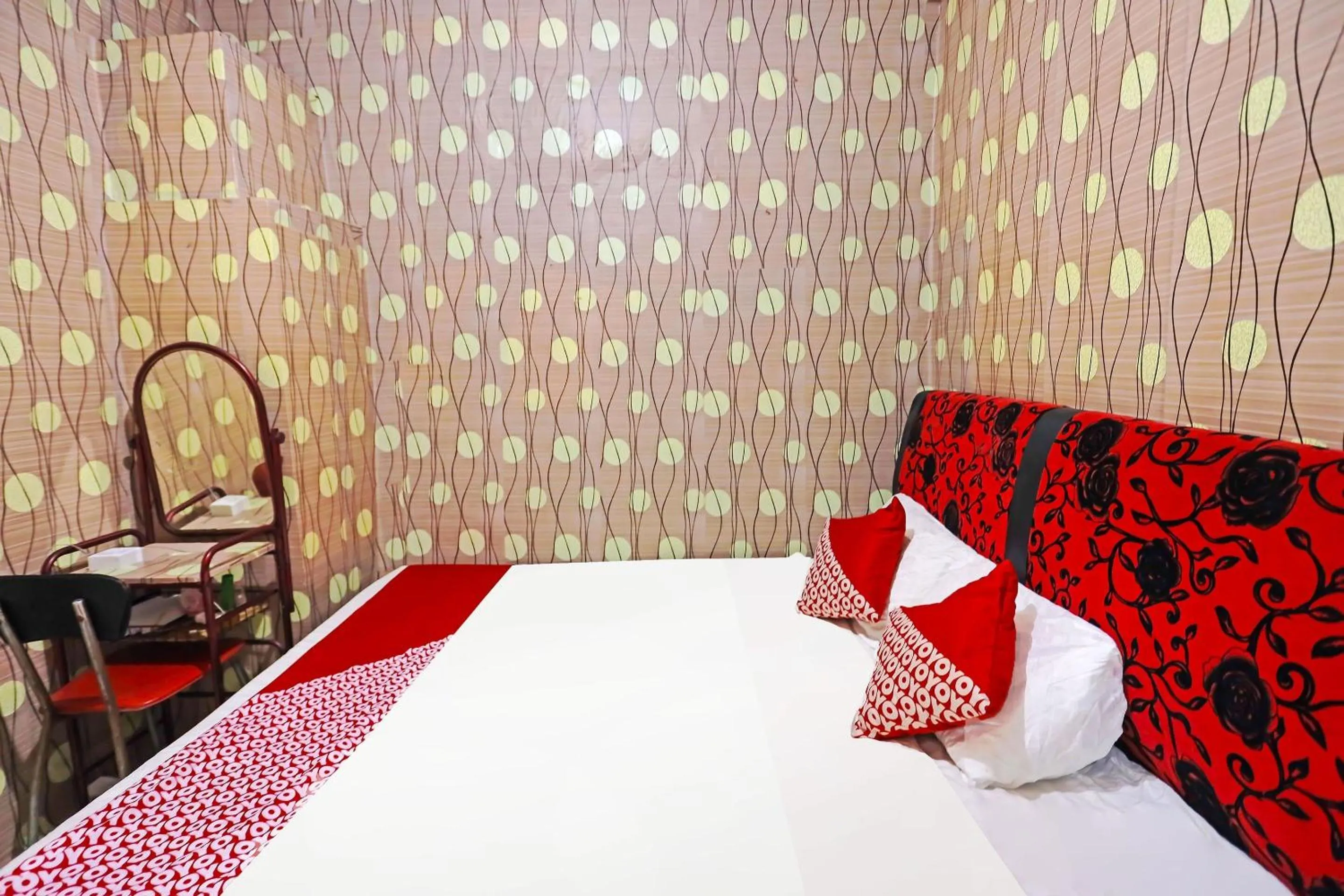 Bedroom, Bed in Hotel O Satria Homestay Syariah