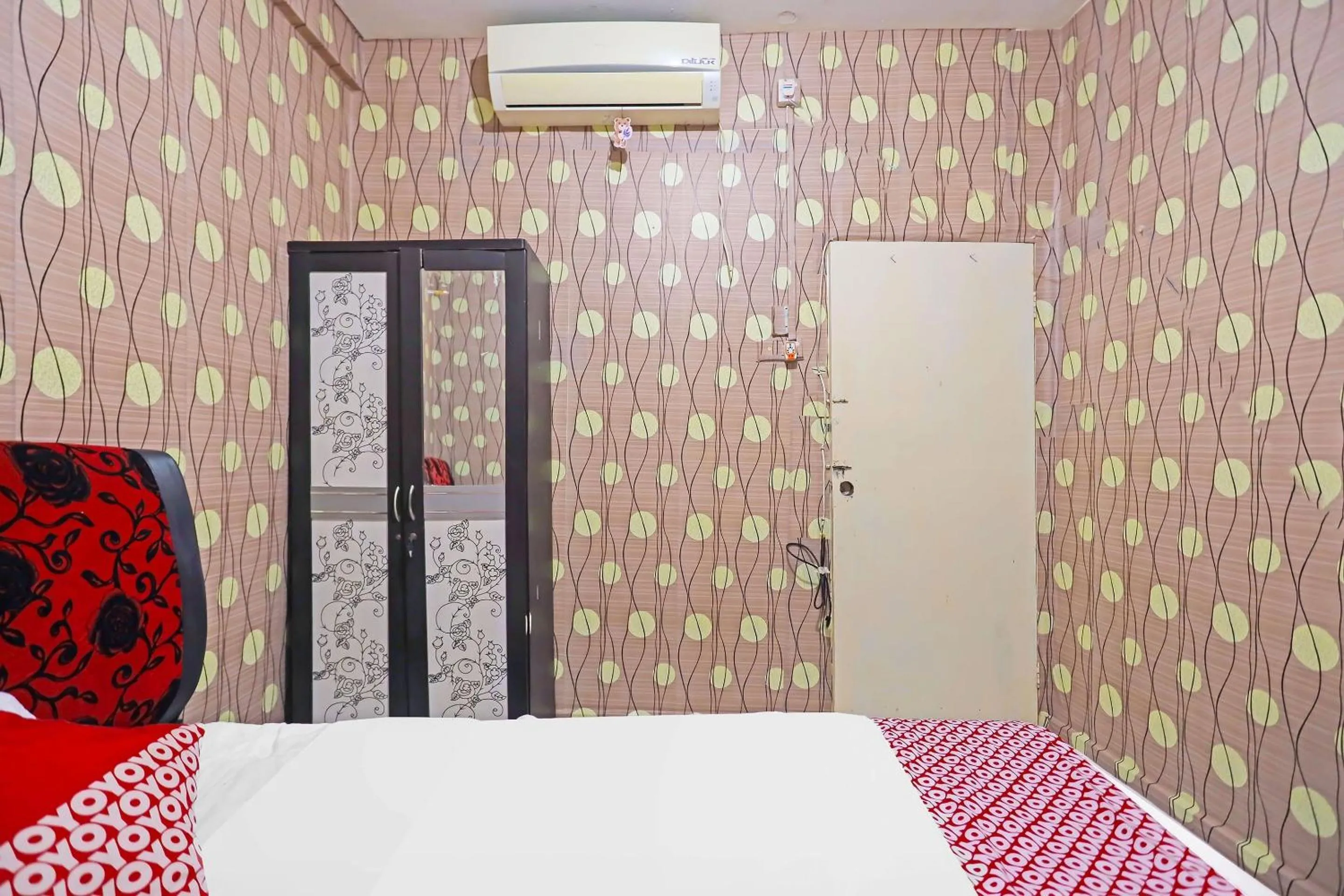 Bedroom, Bed in Hotel O Satria Homestay Syariah