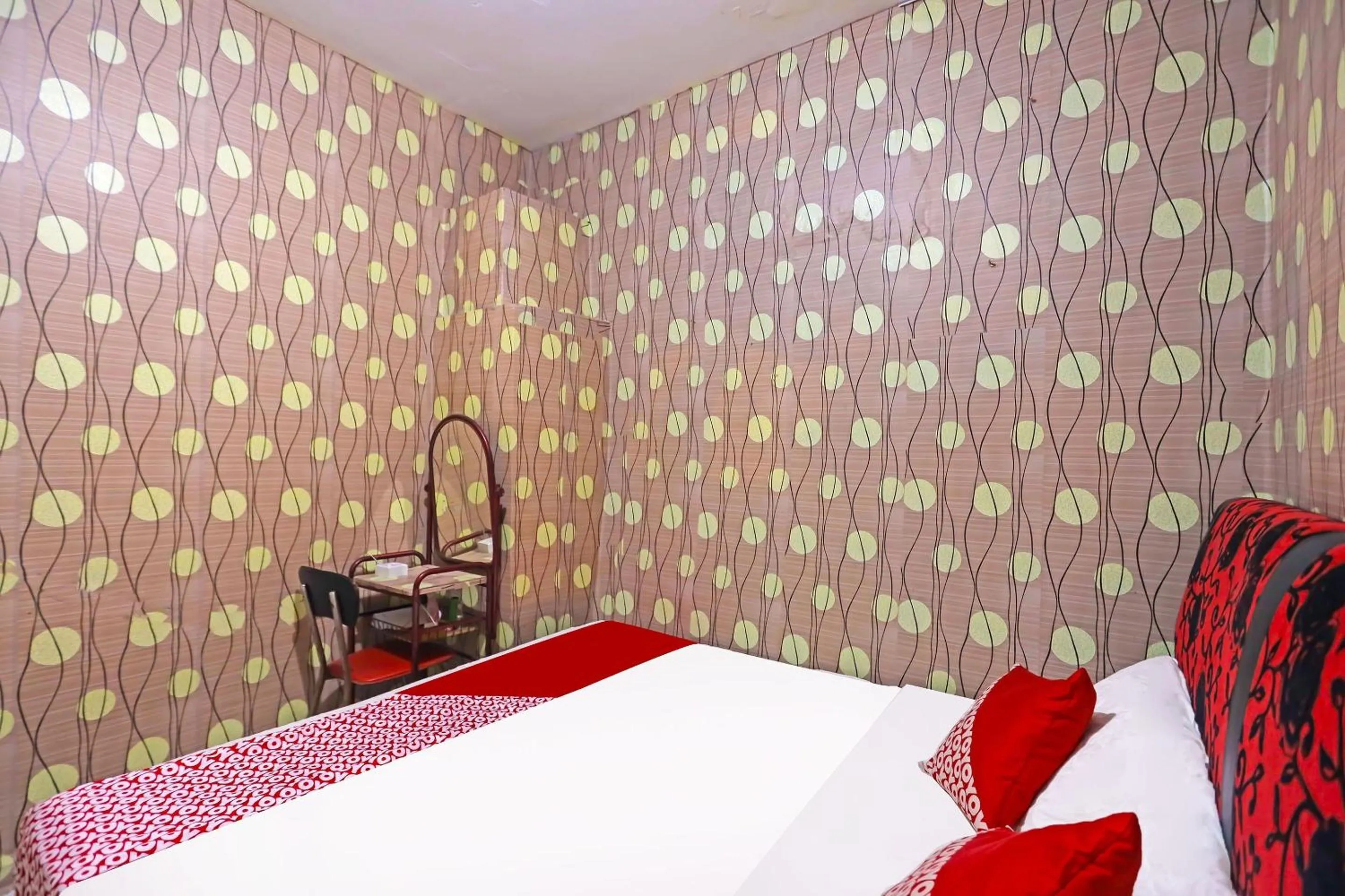 Bedroom, Bed in Hotel O Satria Homestay Syariah