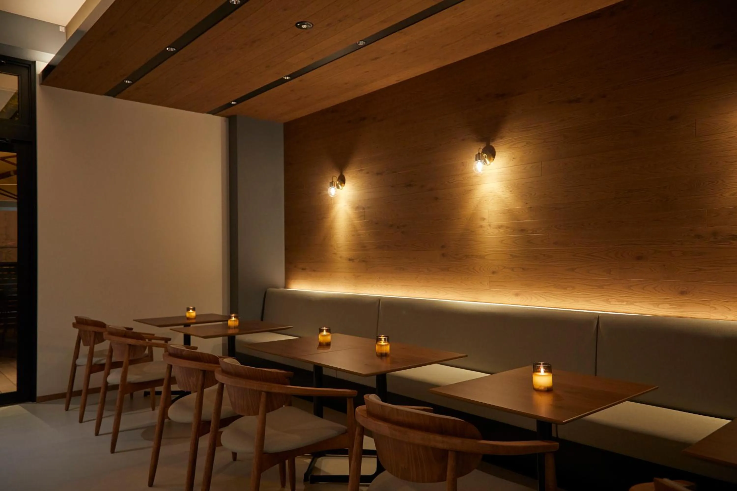 Restaurant/places to eat in HOTEL SAILS