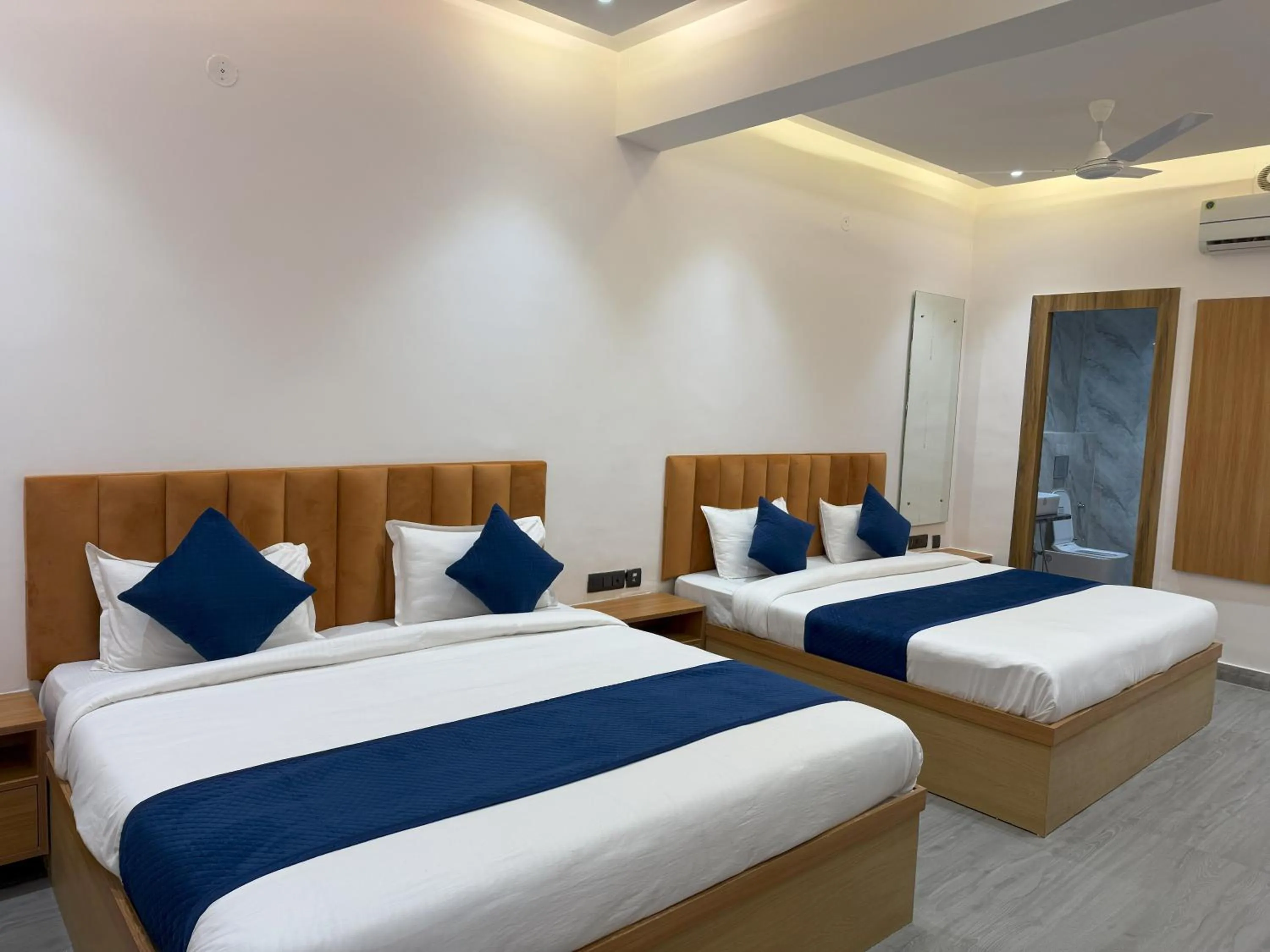 Bed in Hotel Taj Way by Jyoti Villa