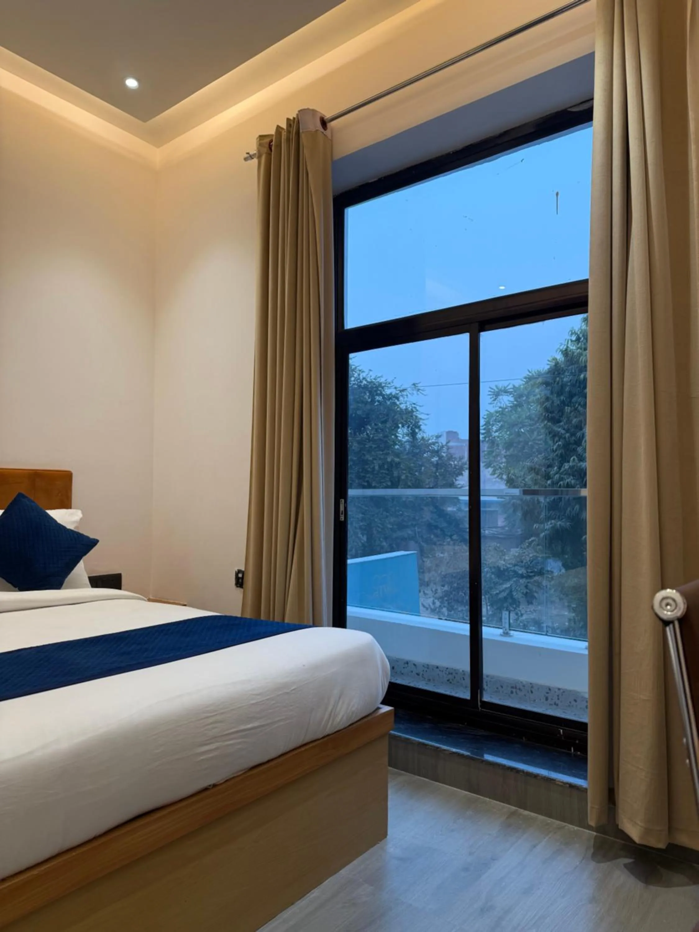 Bed in Hotel Taj Way by Jyoti Villa