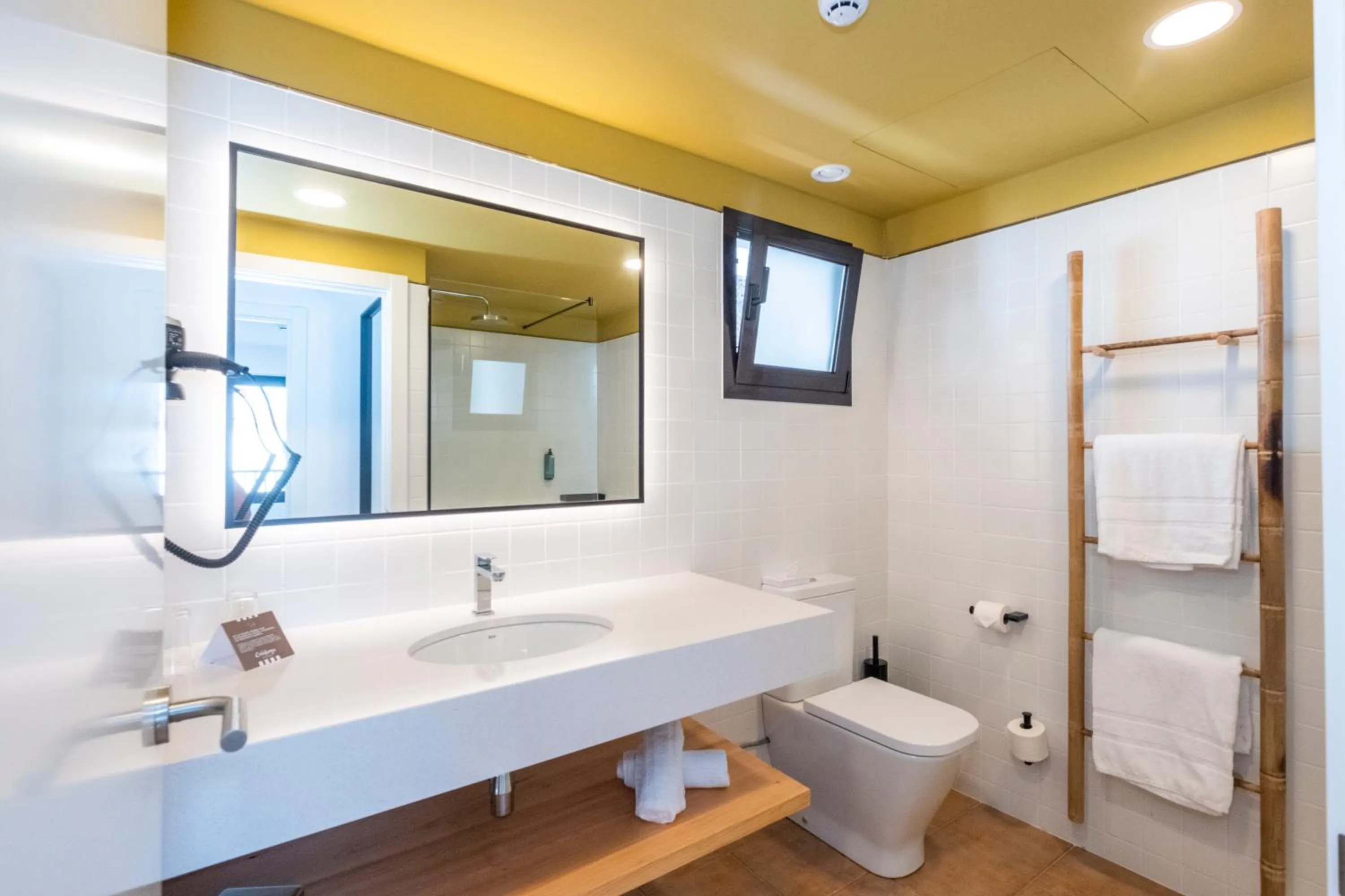 Shower in Calallonga Hotel Menorca