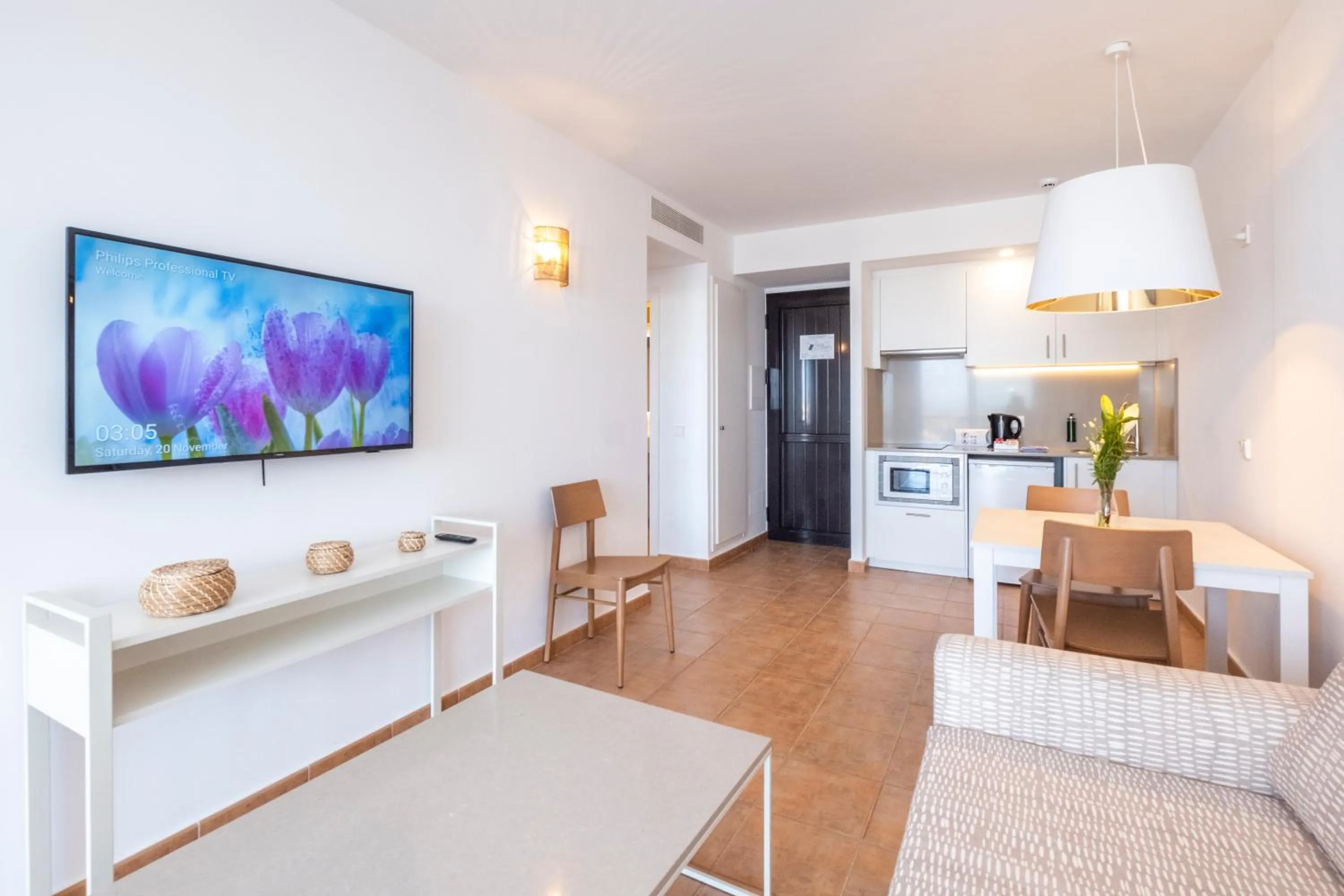 TV and multimedia in Calallonga Hotel Menorca