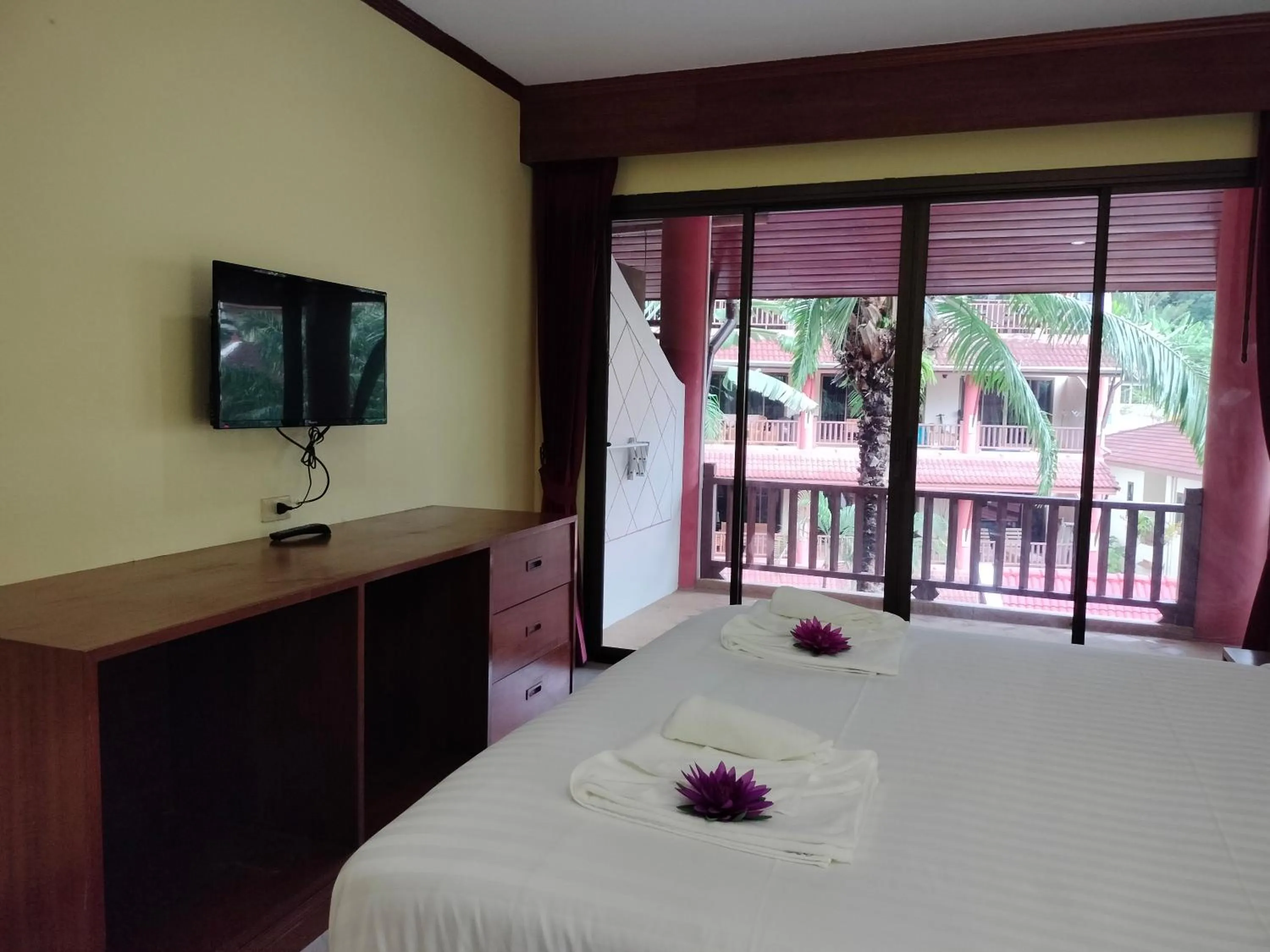 Bed in Sai Rougn apartment