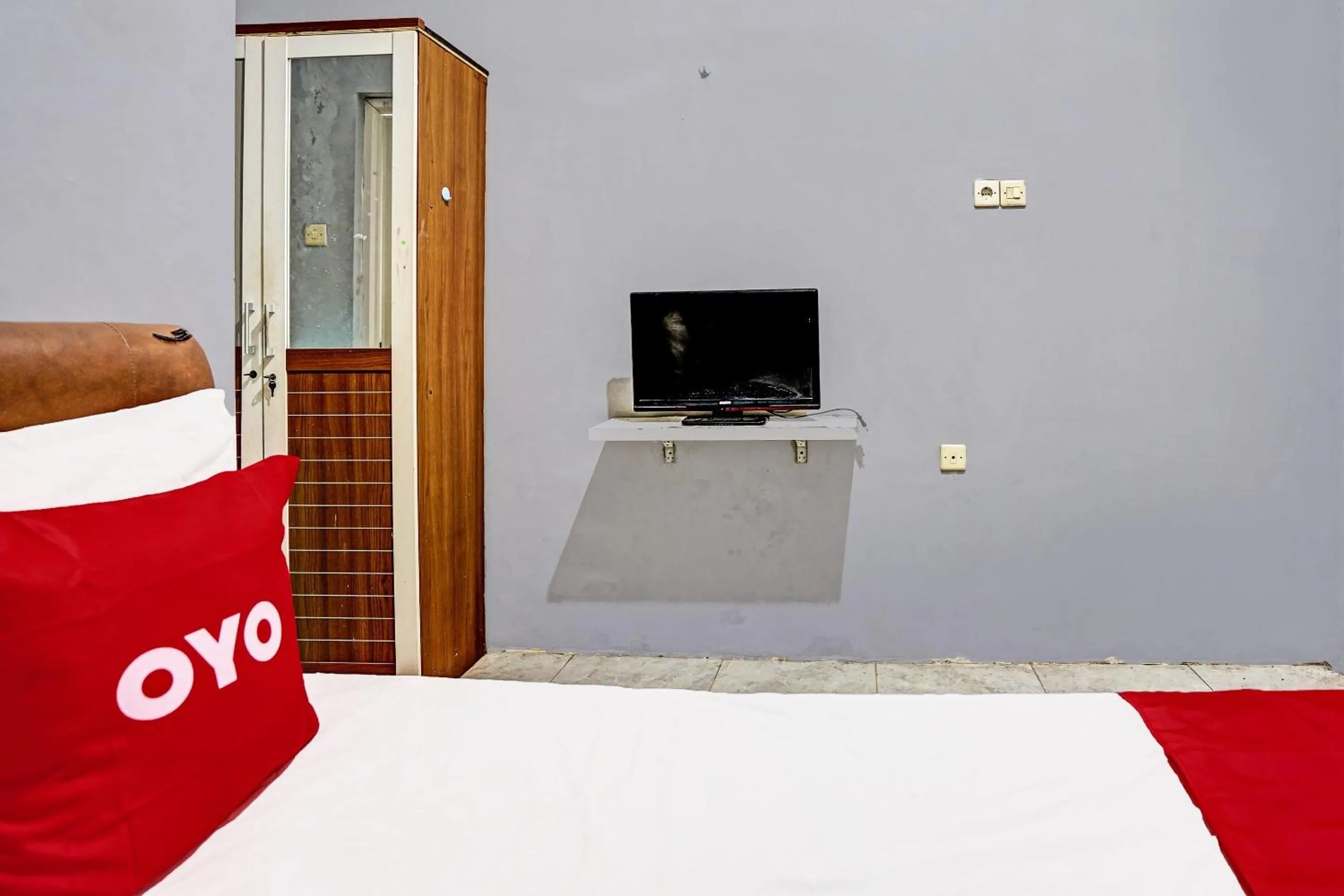 Bedroom, Bed in OYO 91795 Kos Jeehel Syariah