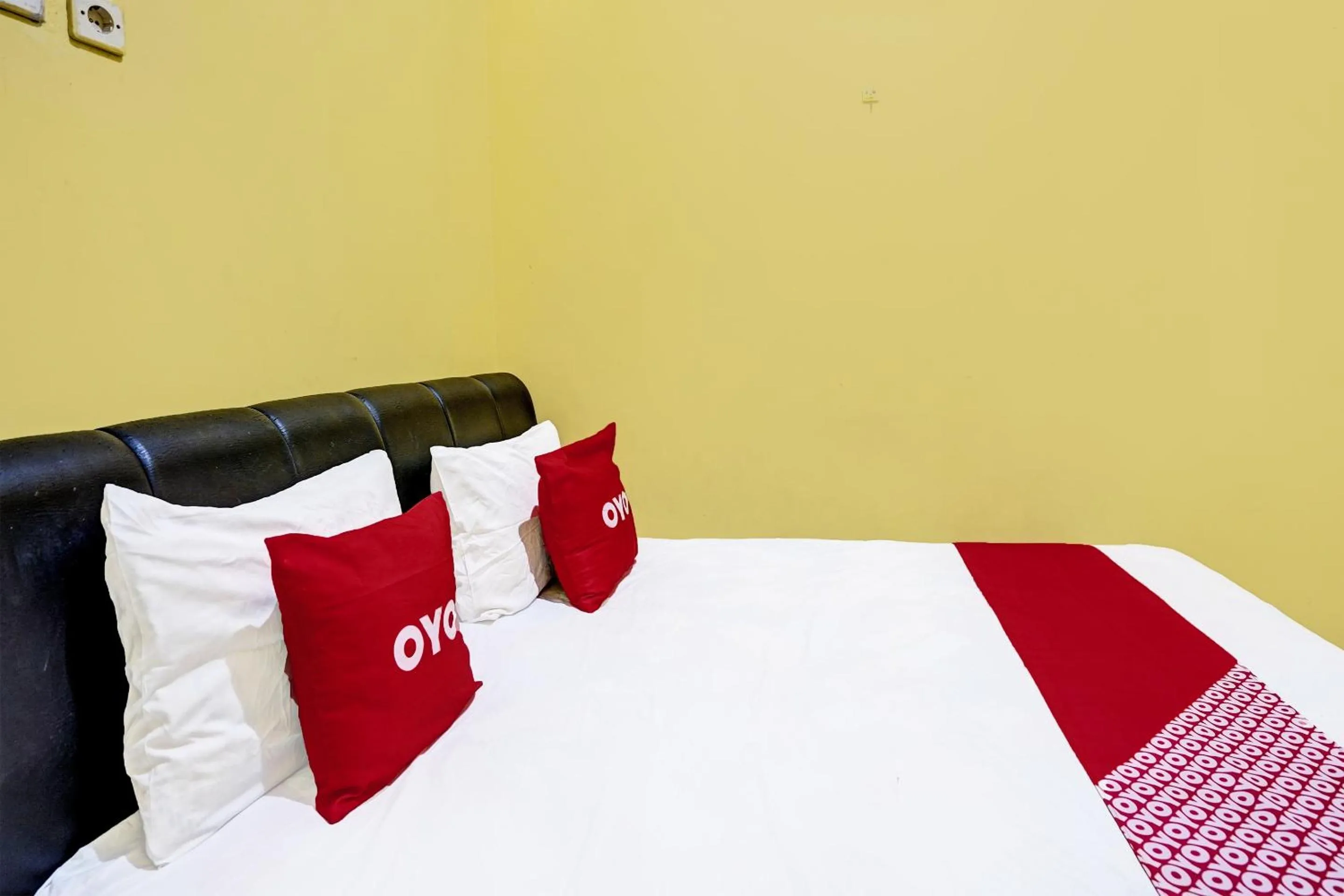 Bedroom, Bed in OYO 91795 Kos Jeehel Syariah
