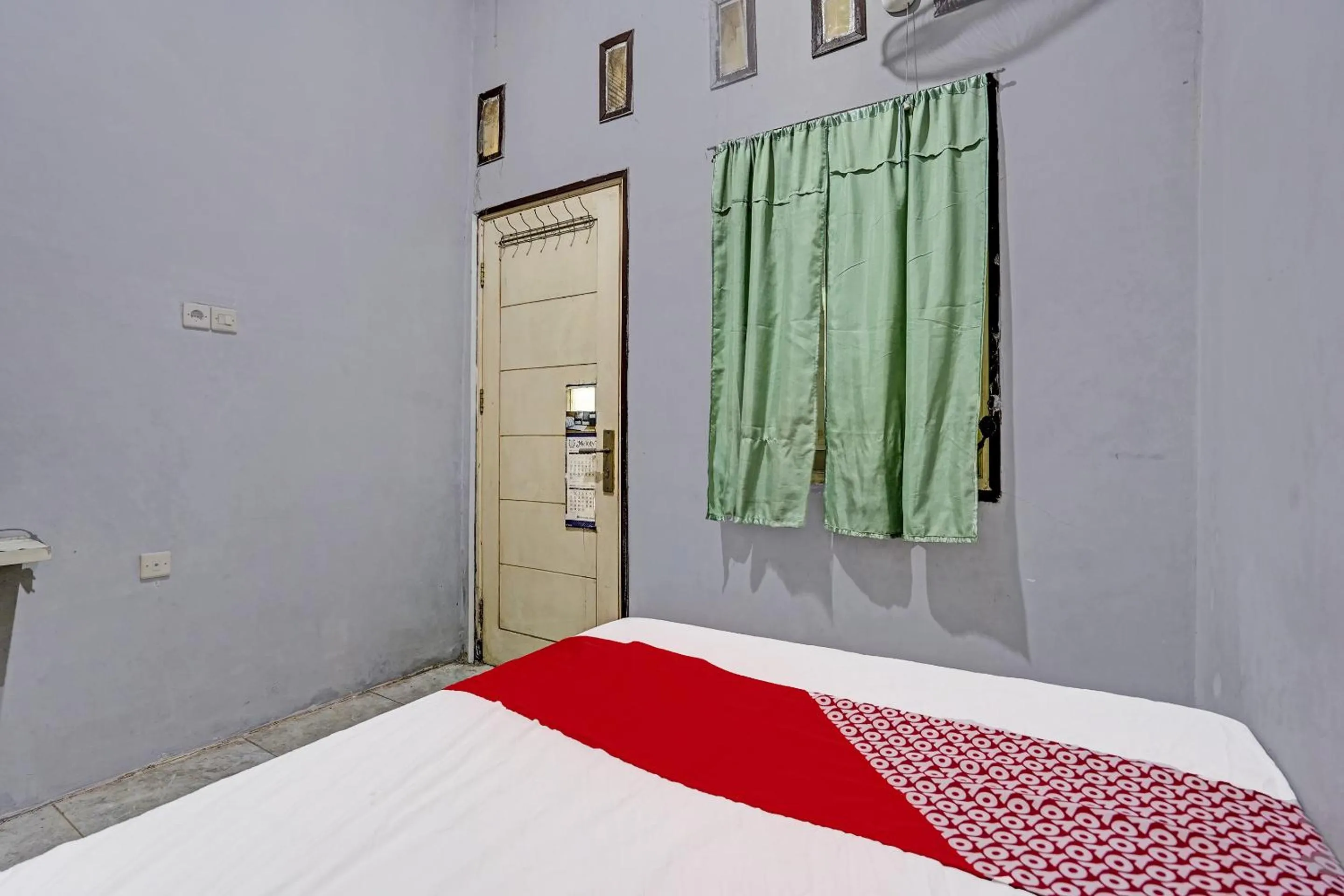 Bedroom, Bed in OYO 91795 Kos Jeehel Syariah