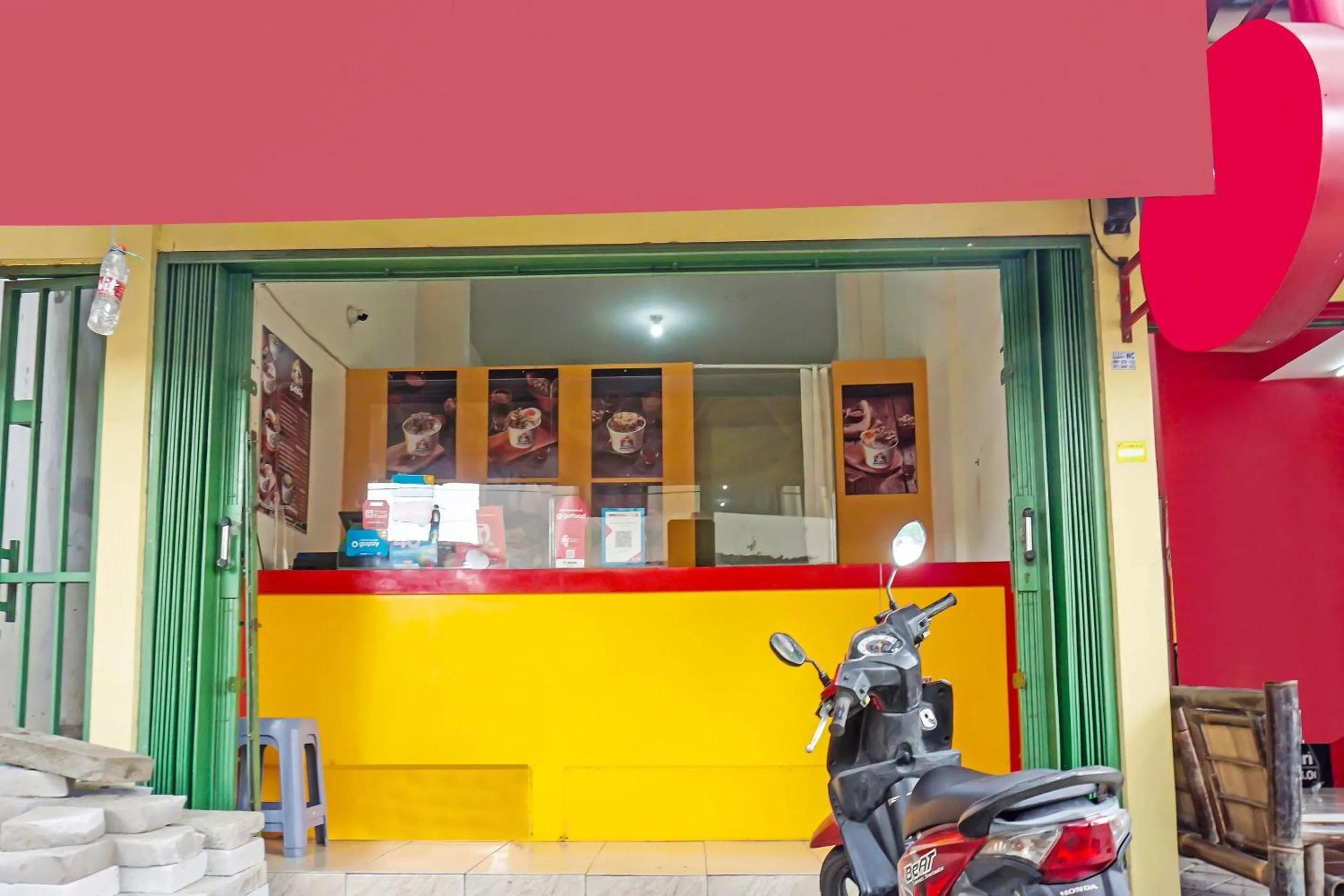 Facade/entrance in Capital O 91790 S1 Residence