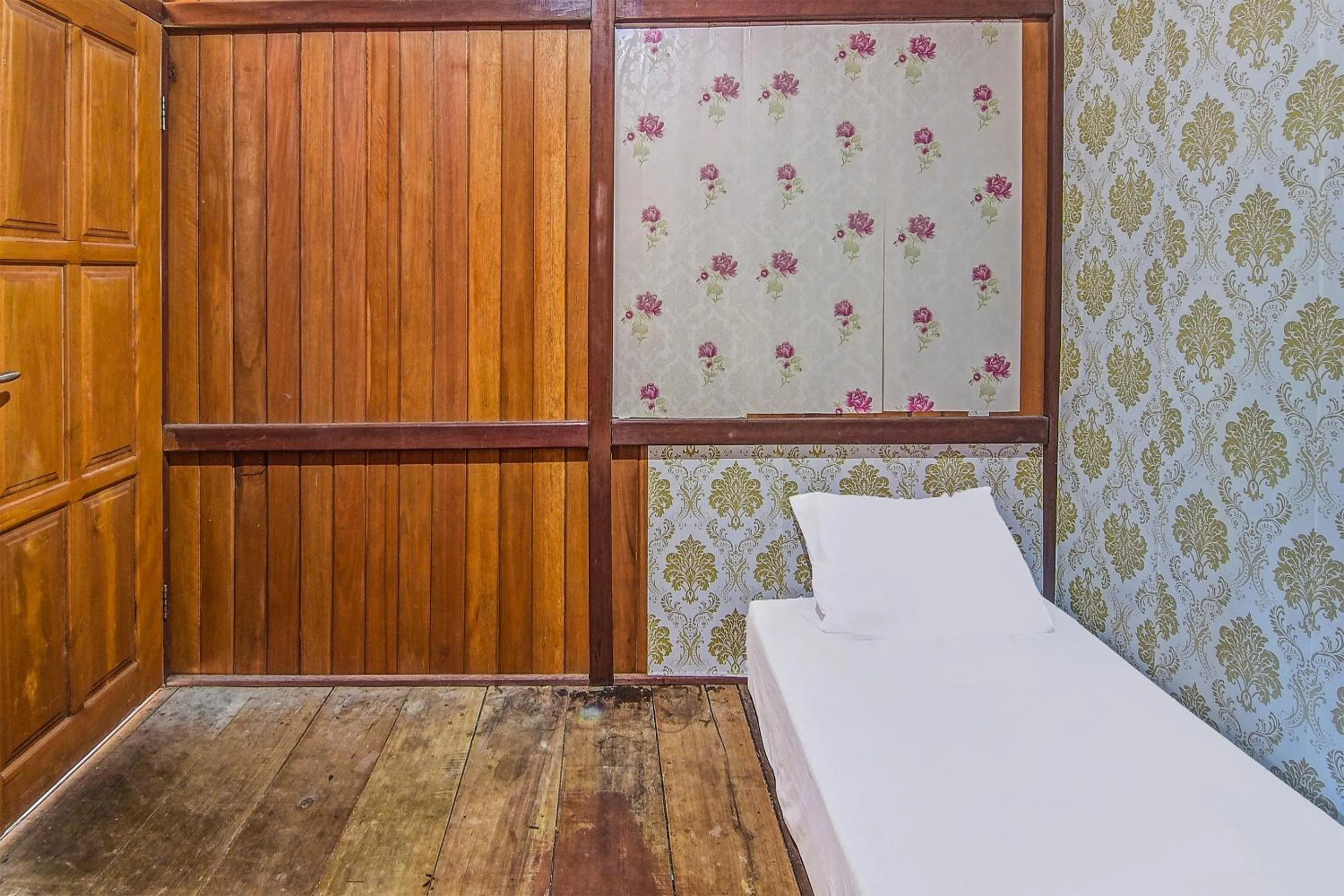 Bedroom, Bed in Hotel O Sosonopan Homestay Near LANTAMAL VIII MANADO