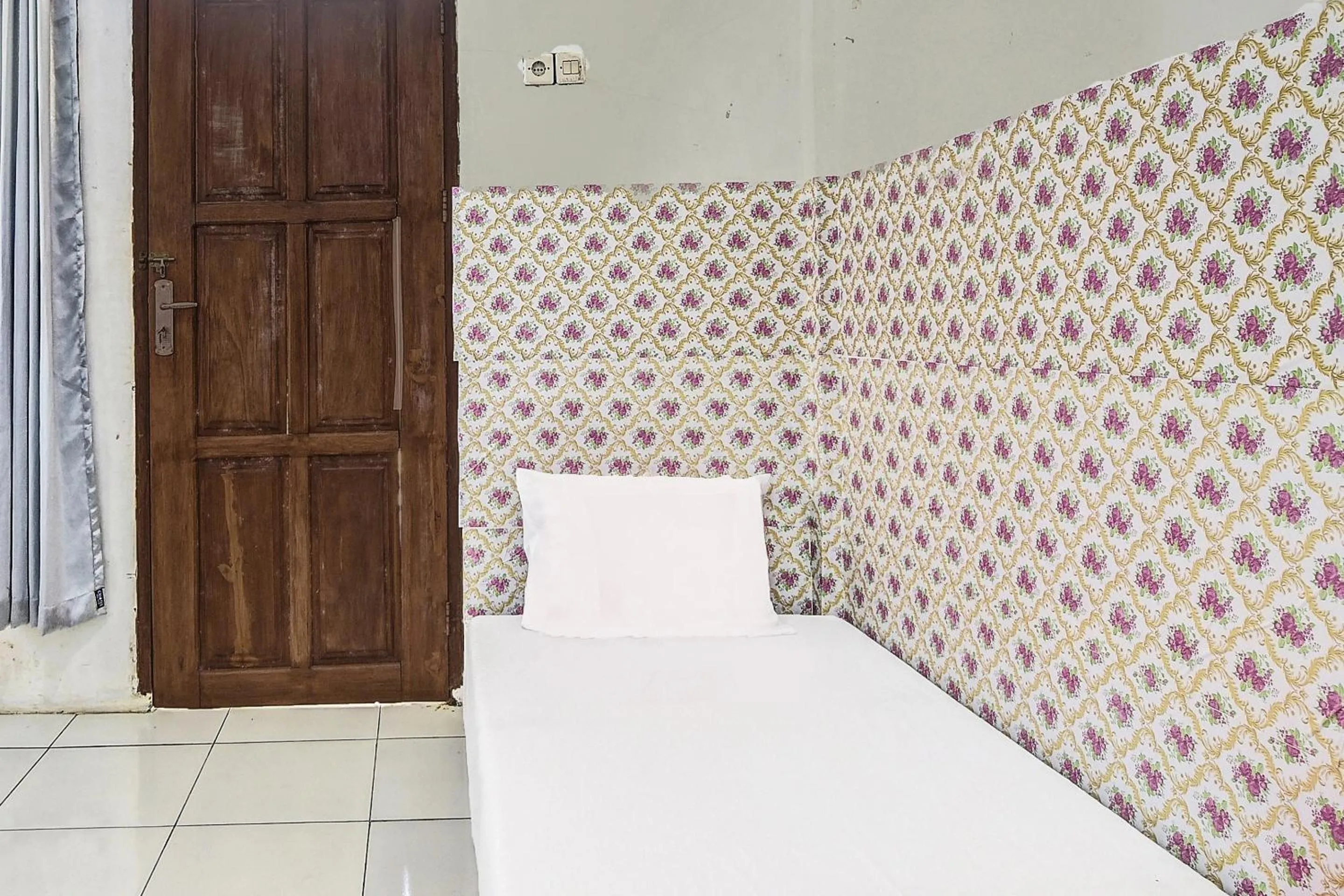 Bedroom, Bed in Hotel O Sosonopan Homestay Near LANTAMAL VIII MANADO