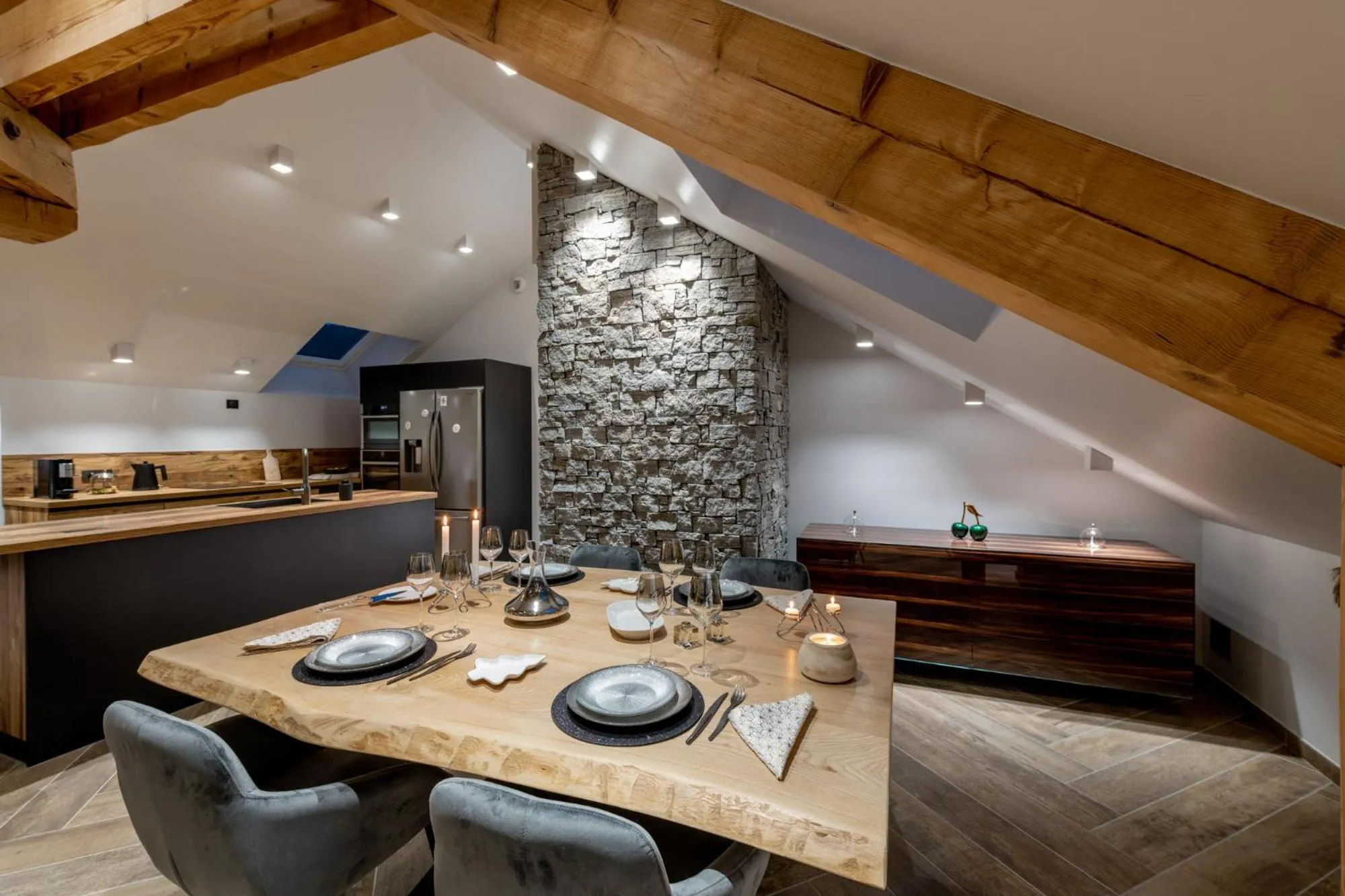 Dining area in Mairnaige, luxueux appartement avec sauna