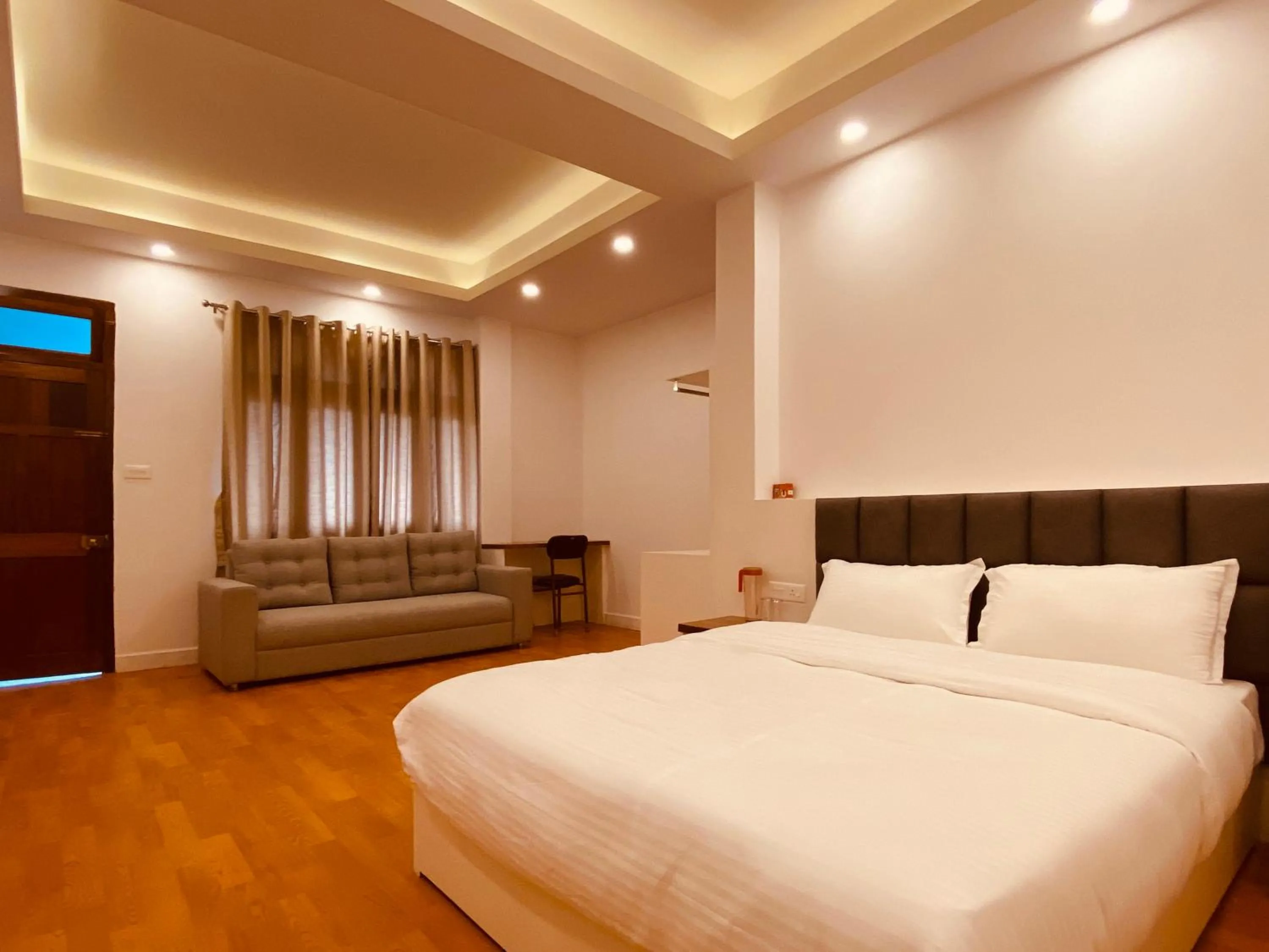 Photo of the whole room, Bed in THE APARTMENT