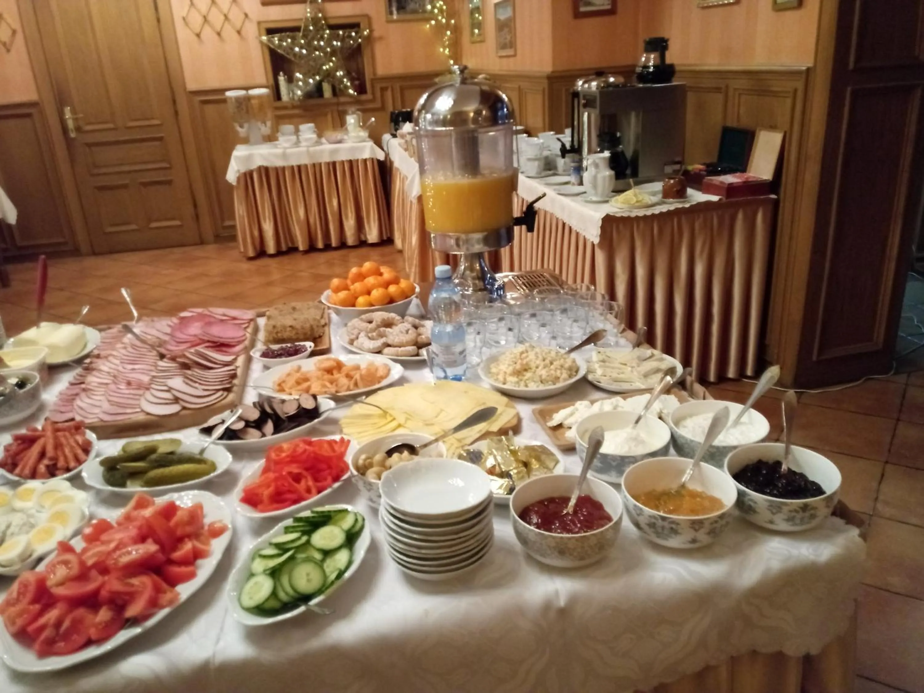 Buffet breakfast in Pensjonat Panorama