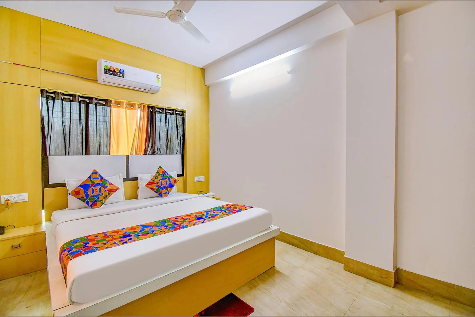Bed in Super Hotel O Ruby Near Acropolis Mall
