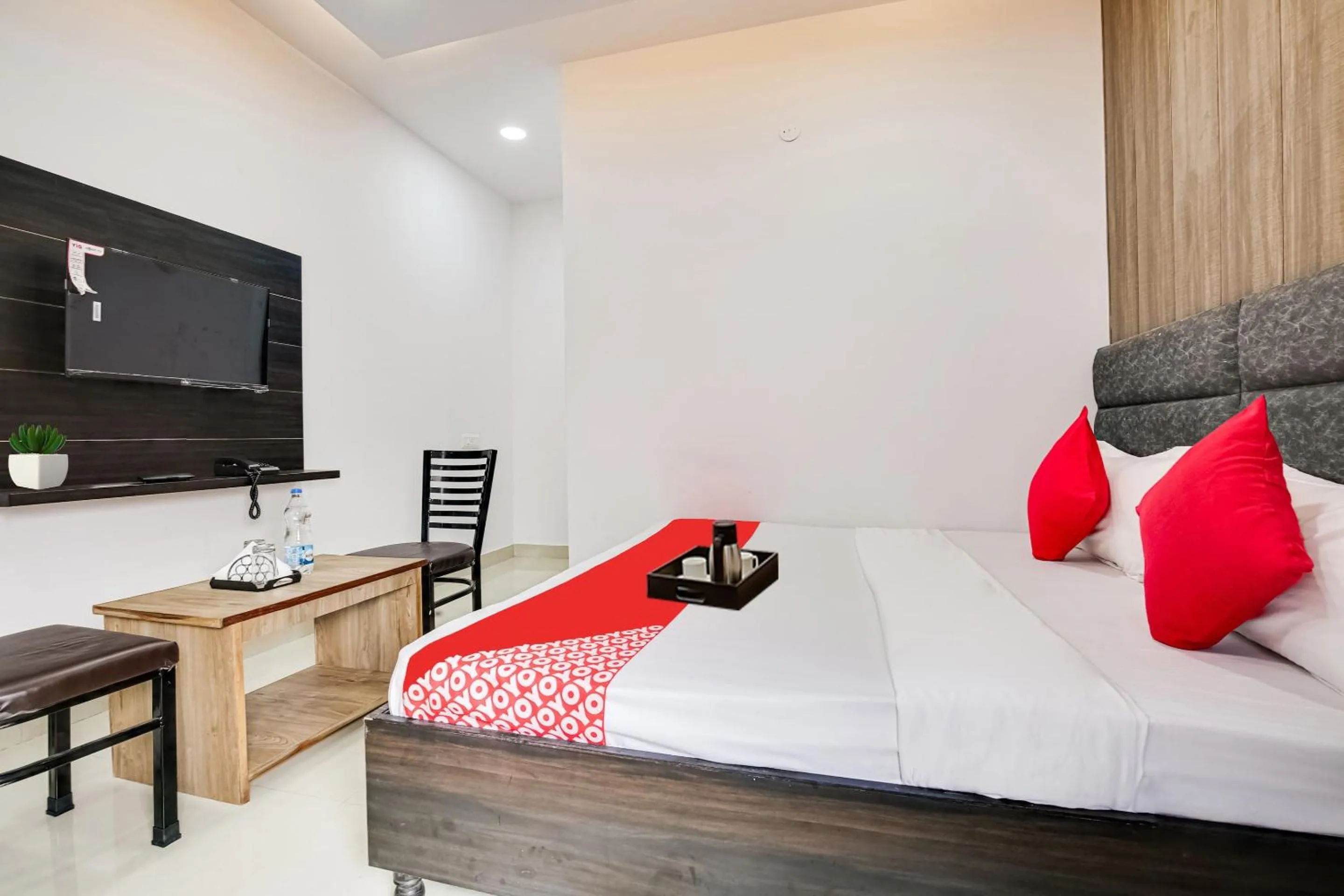 Bedroom, Bed in Hotel O City Stay