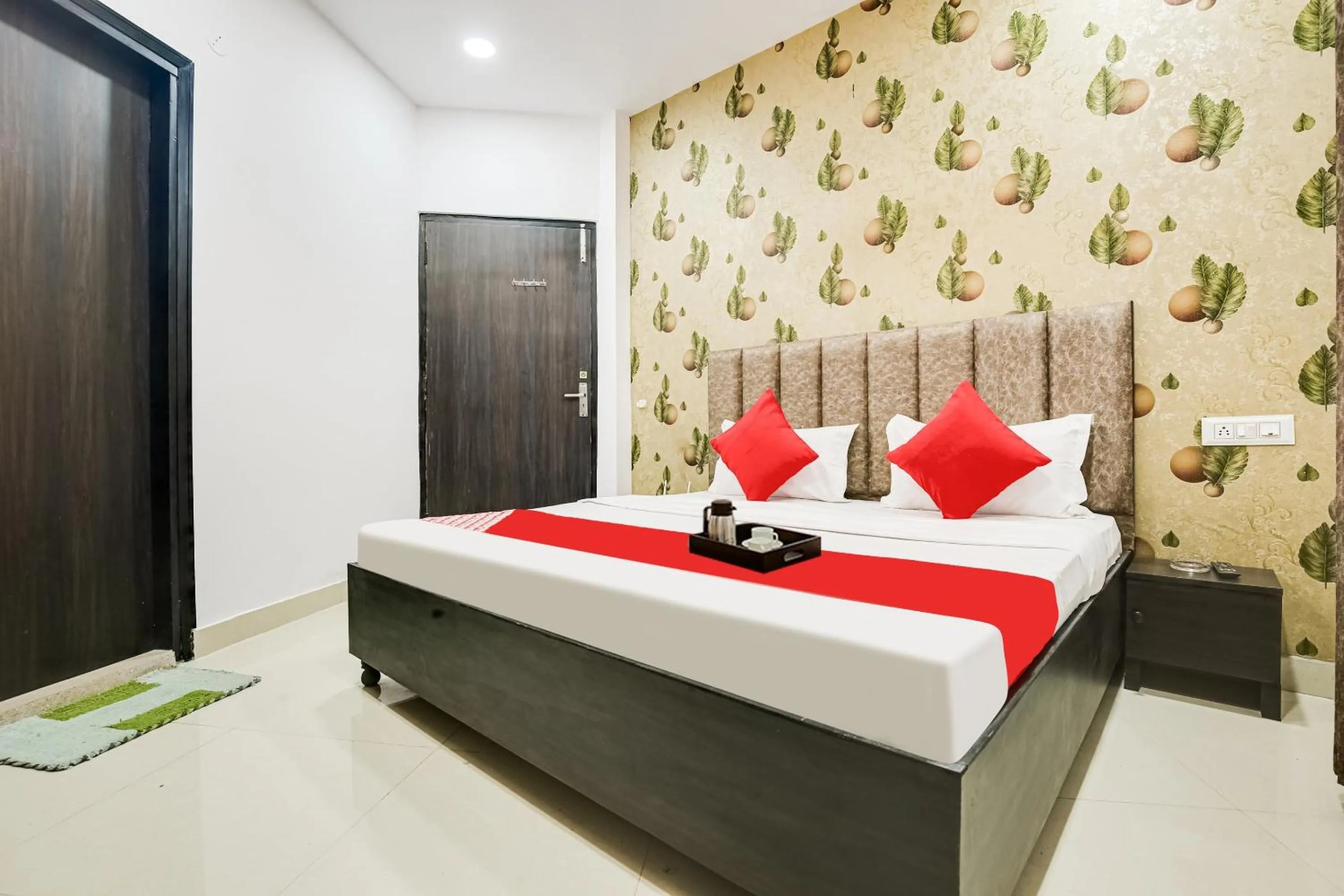 Bedroom, Bed in Hotel O City Stay