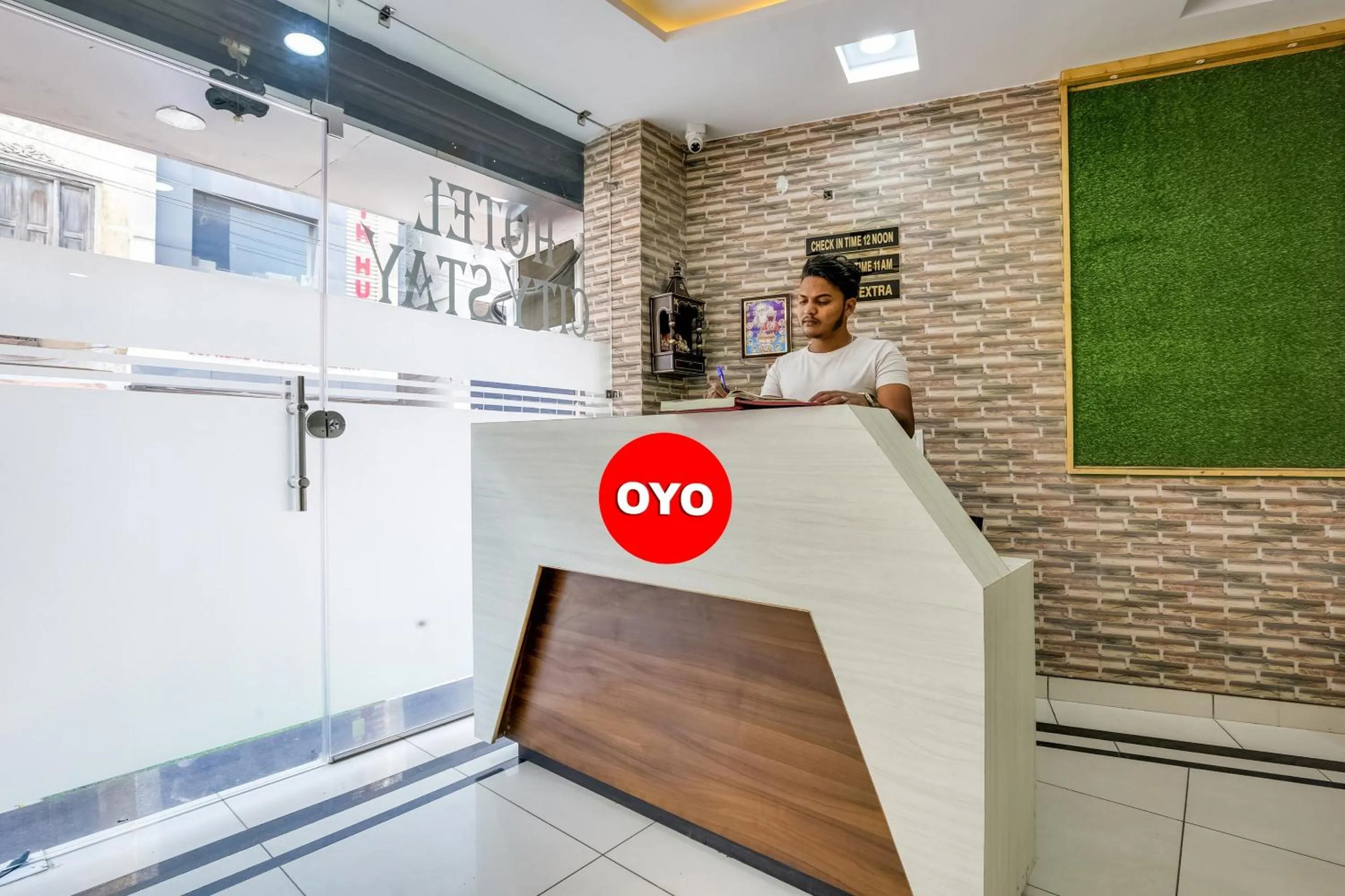 Lobby or reception in Hotel O City Stay