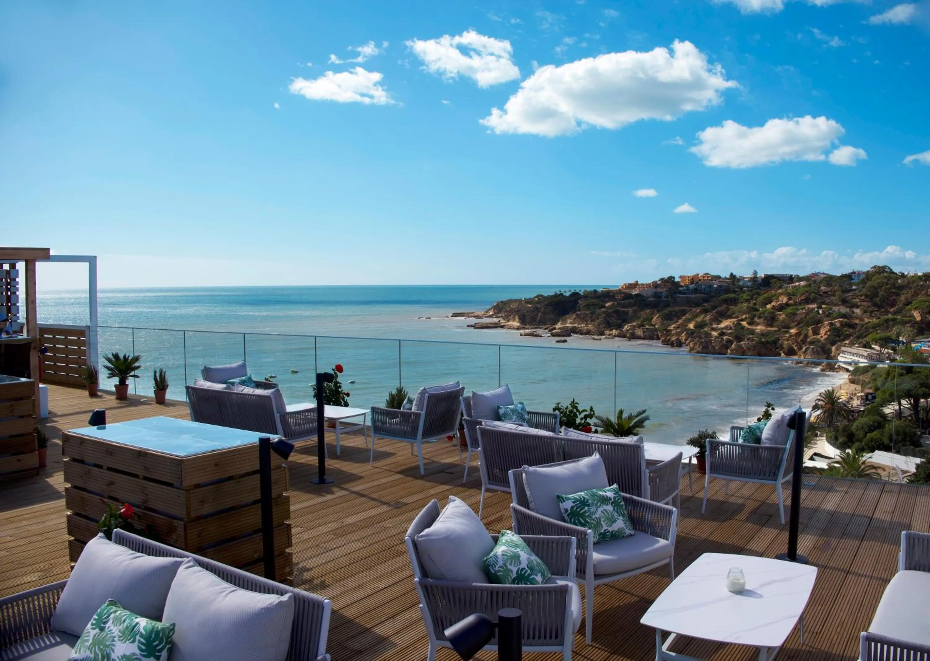 Restaurant/places to eat in Monicca Collection Suites and Residences