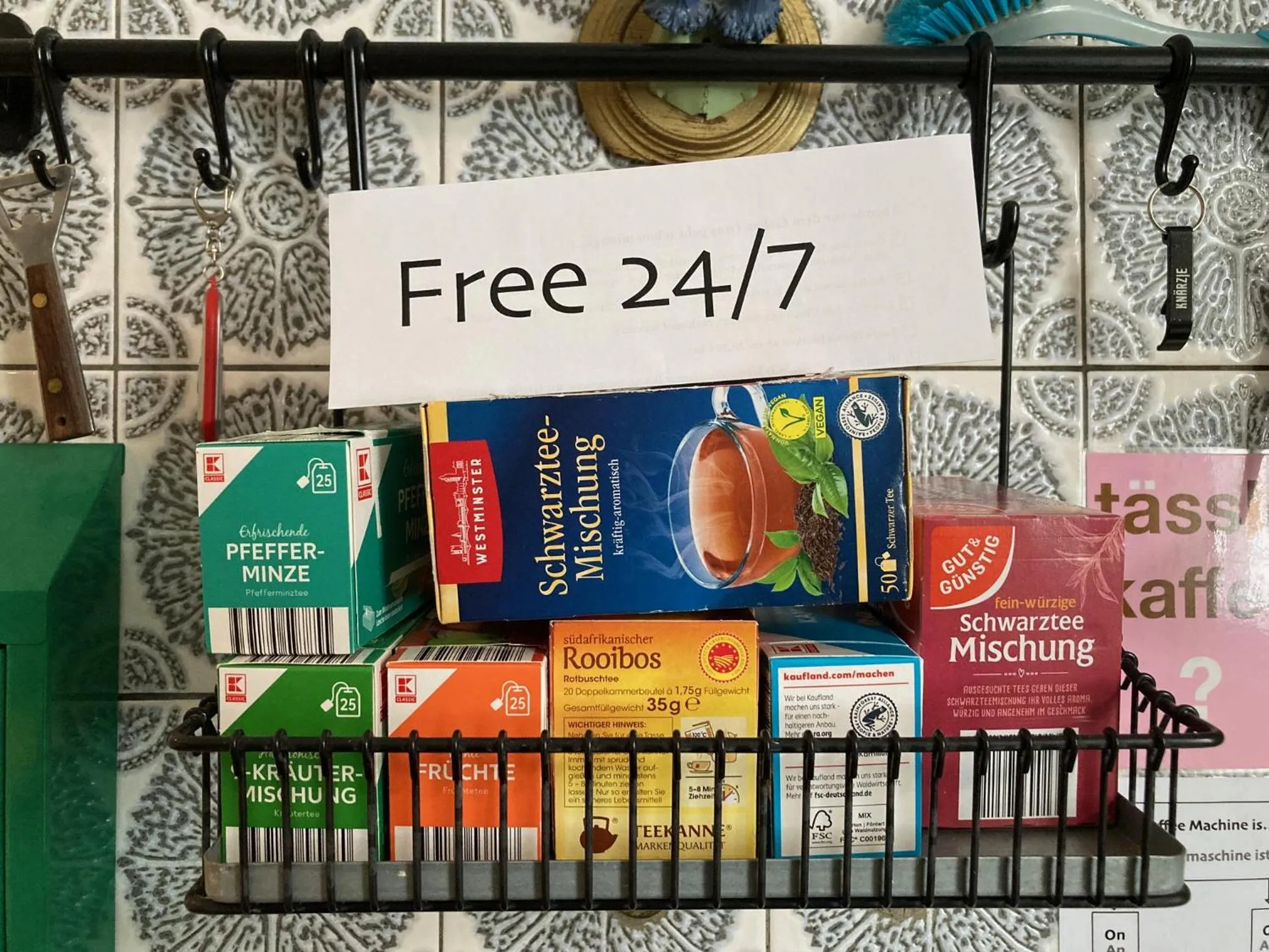 Breakfast in Lotte - The Backpackers