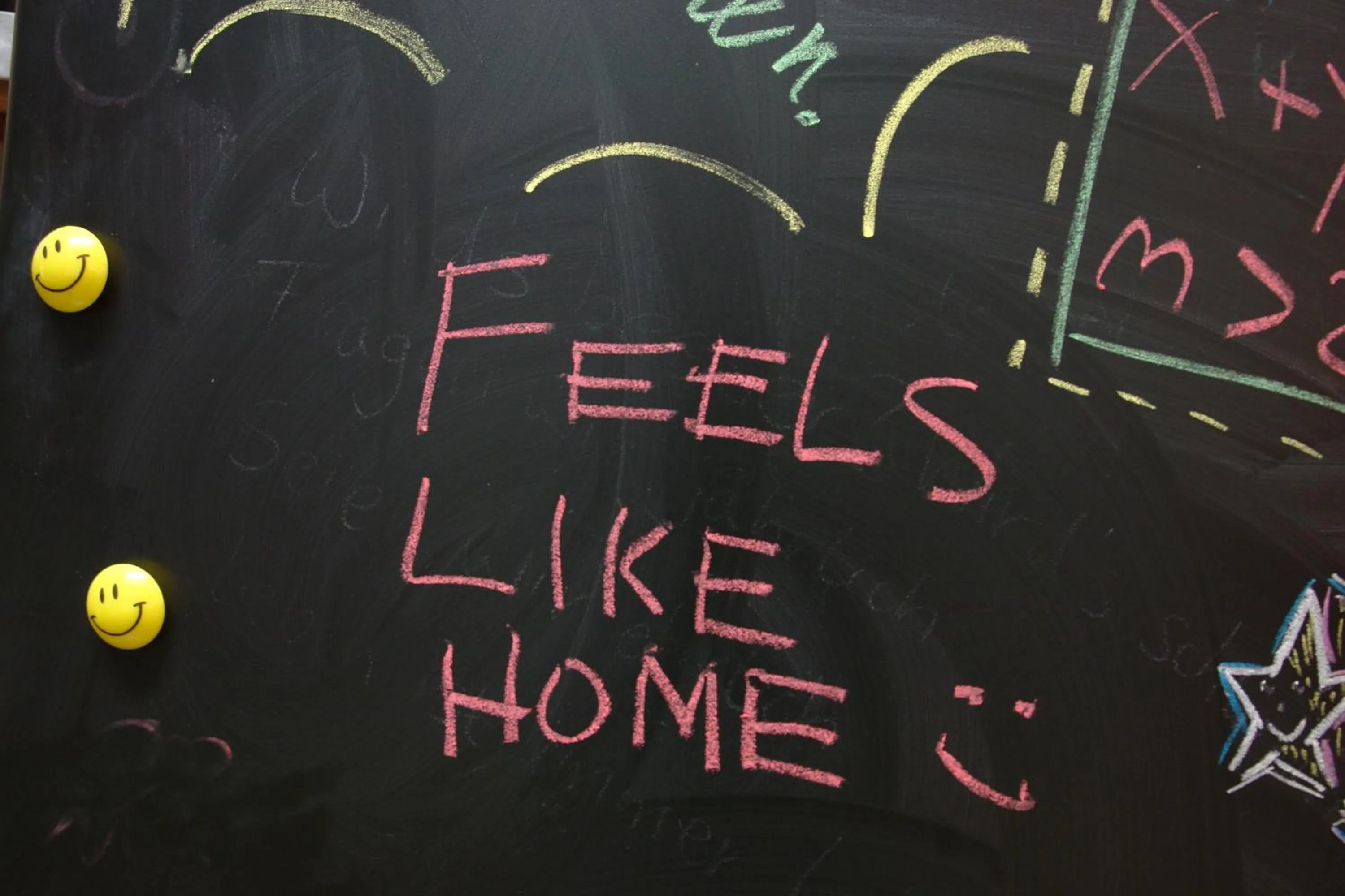 Communal kitchen in Lotte - The Backpackers