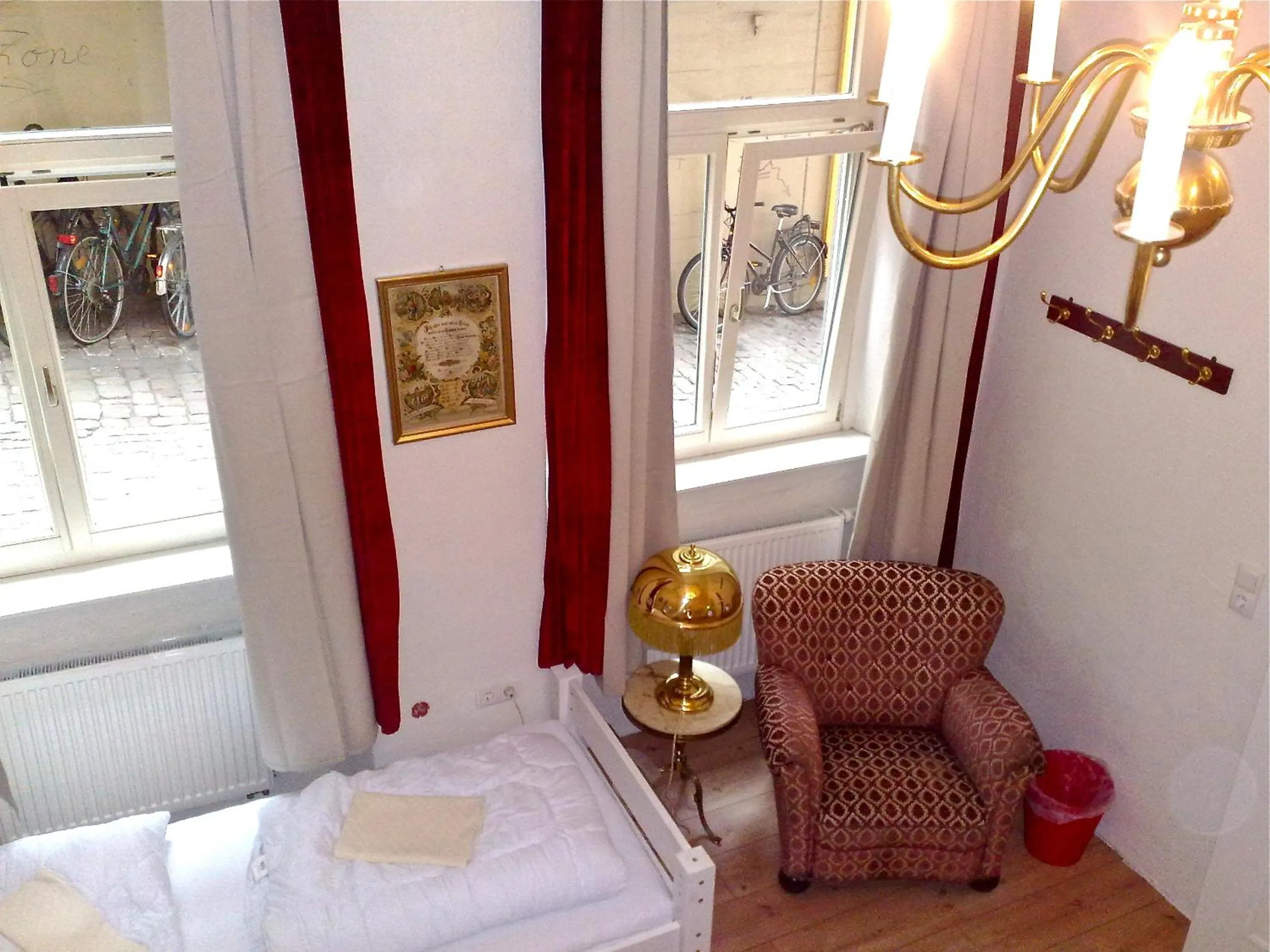 Photo of the whole room in Lotte - The Backpackers