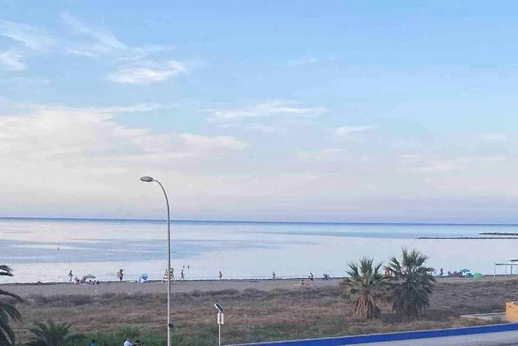 Vistas al mar a escasos 50 metros