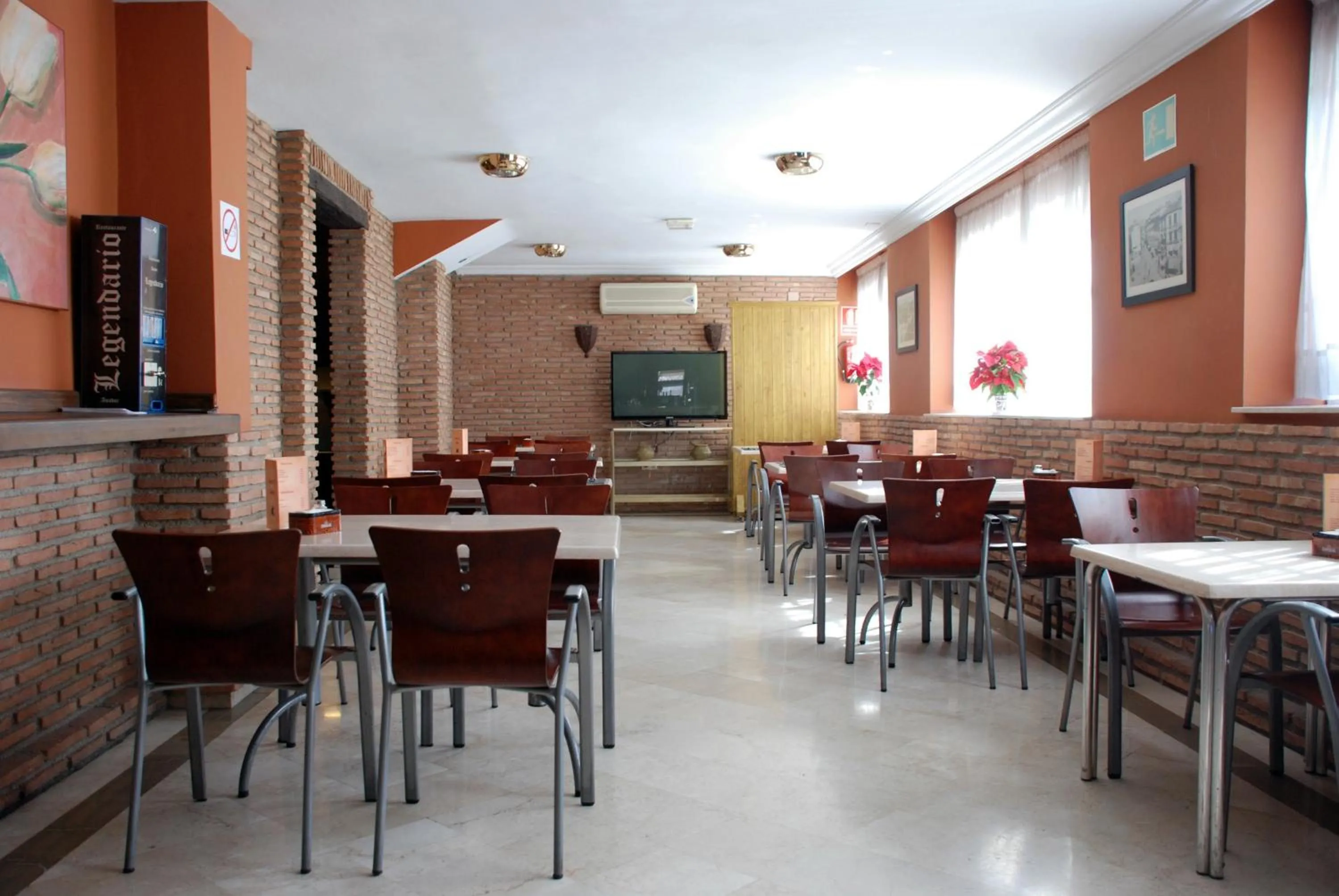 Restaurant/places to eat in Los Galanes