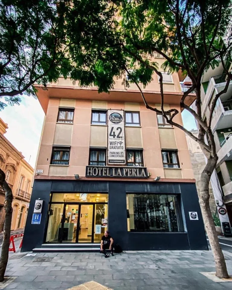 Property building in La Perla