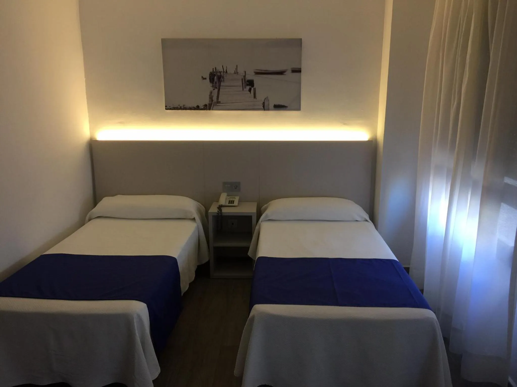 Bedroom, Bed in La Perla