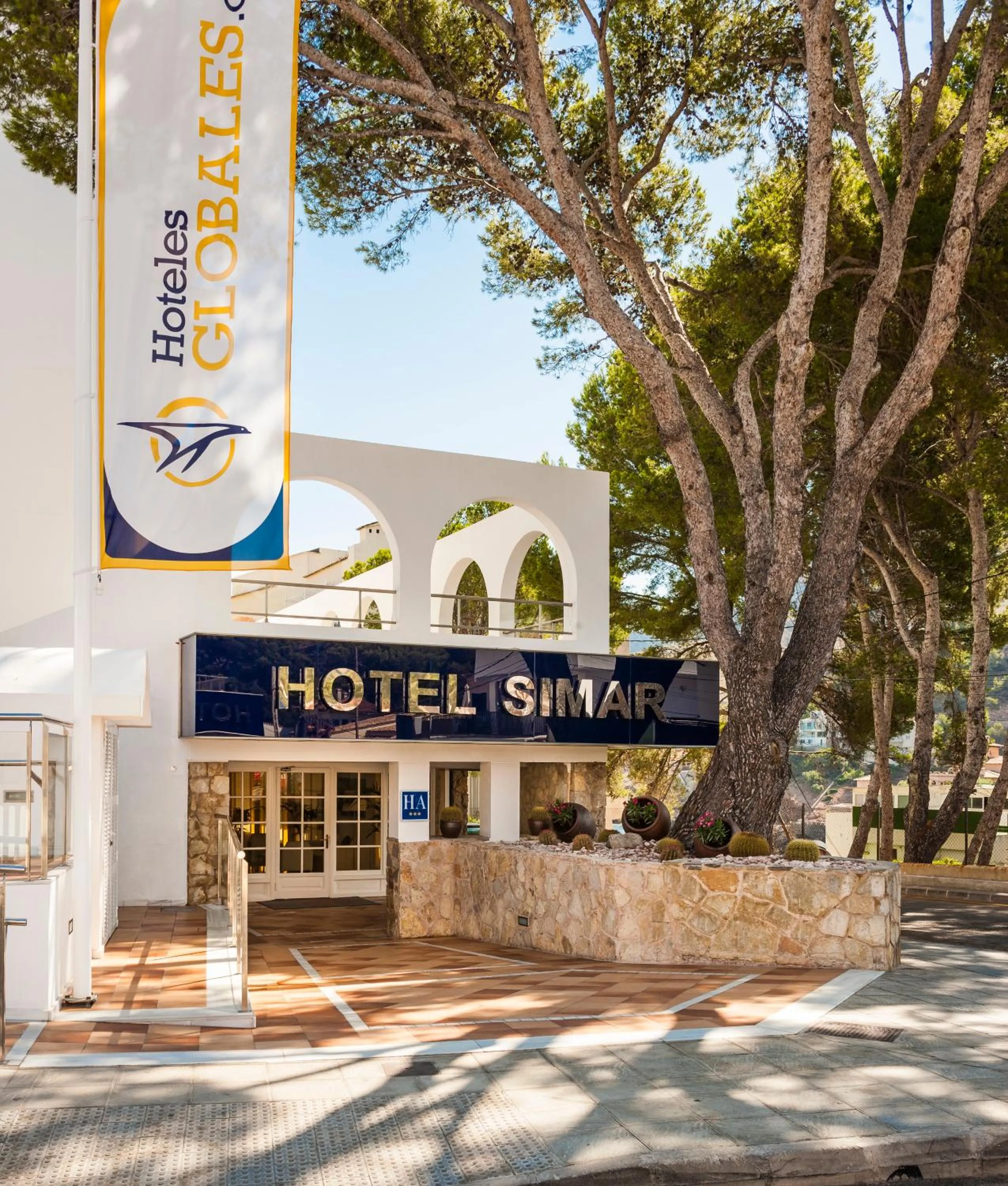 Facade/entrance in Globales Simar