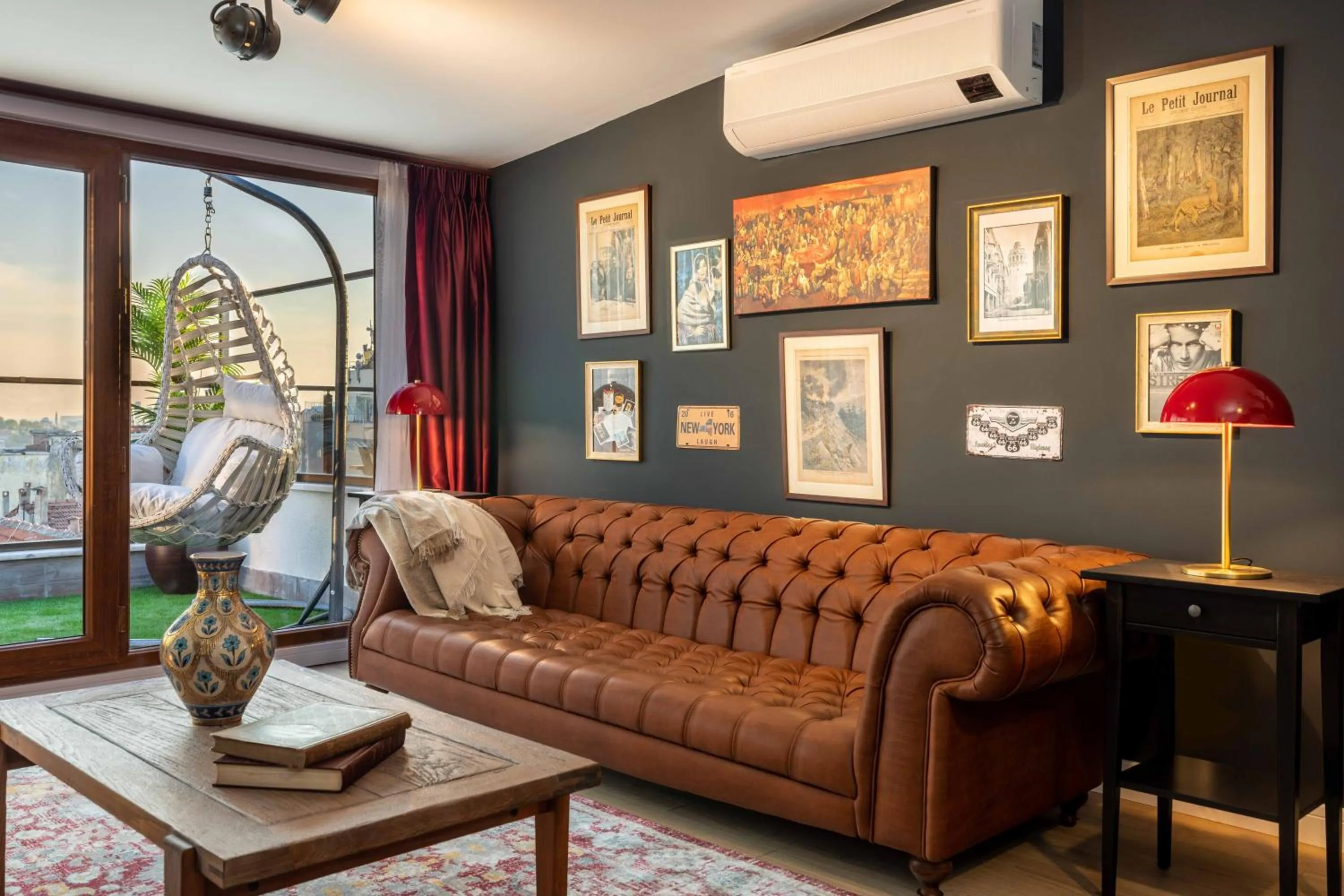 Living room in Monnas Suite