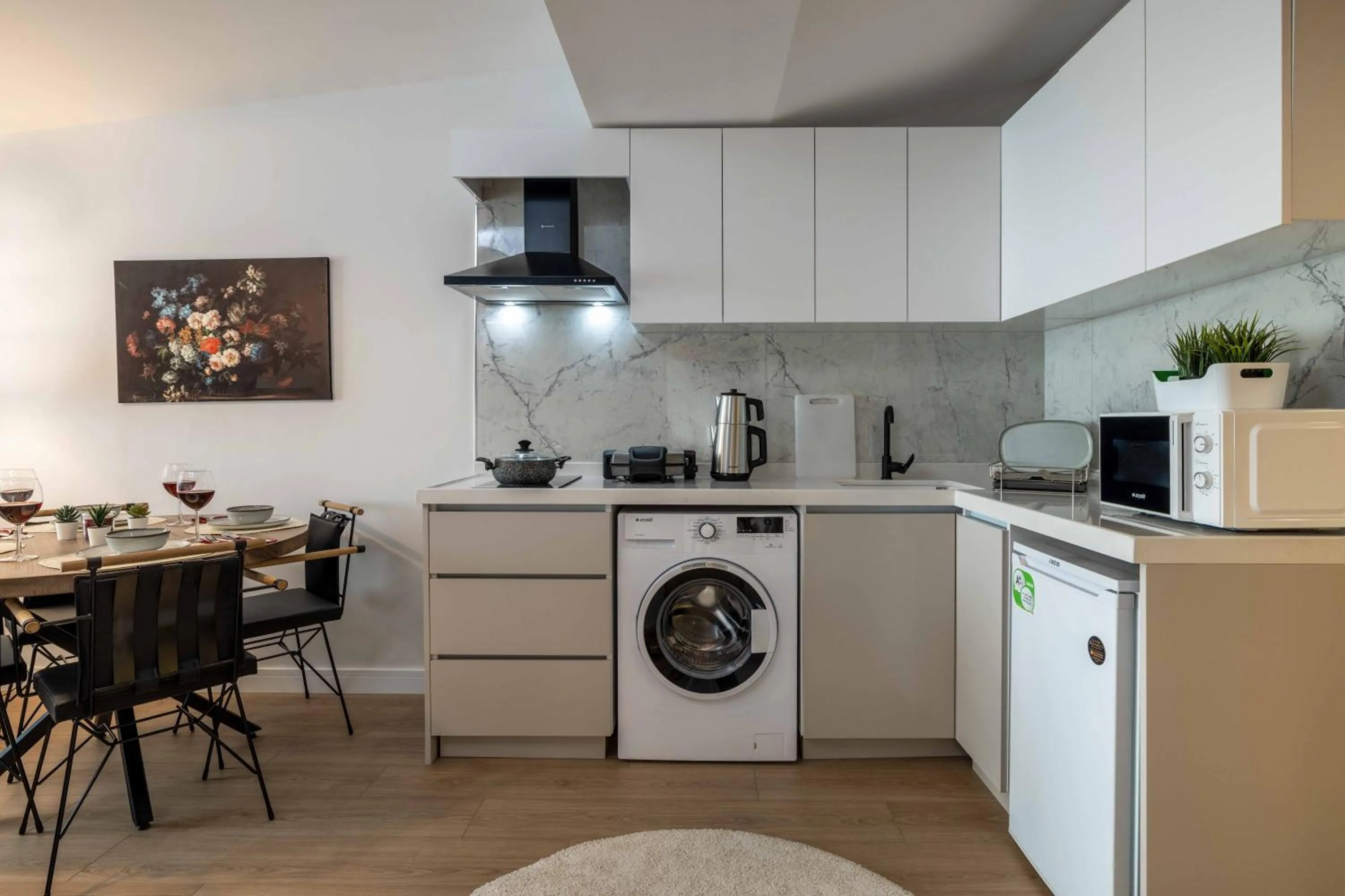 minibar in Monnas Suite