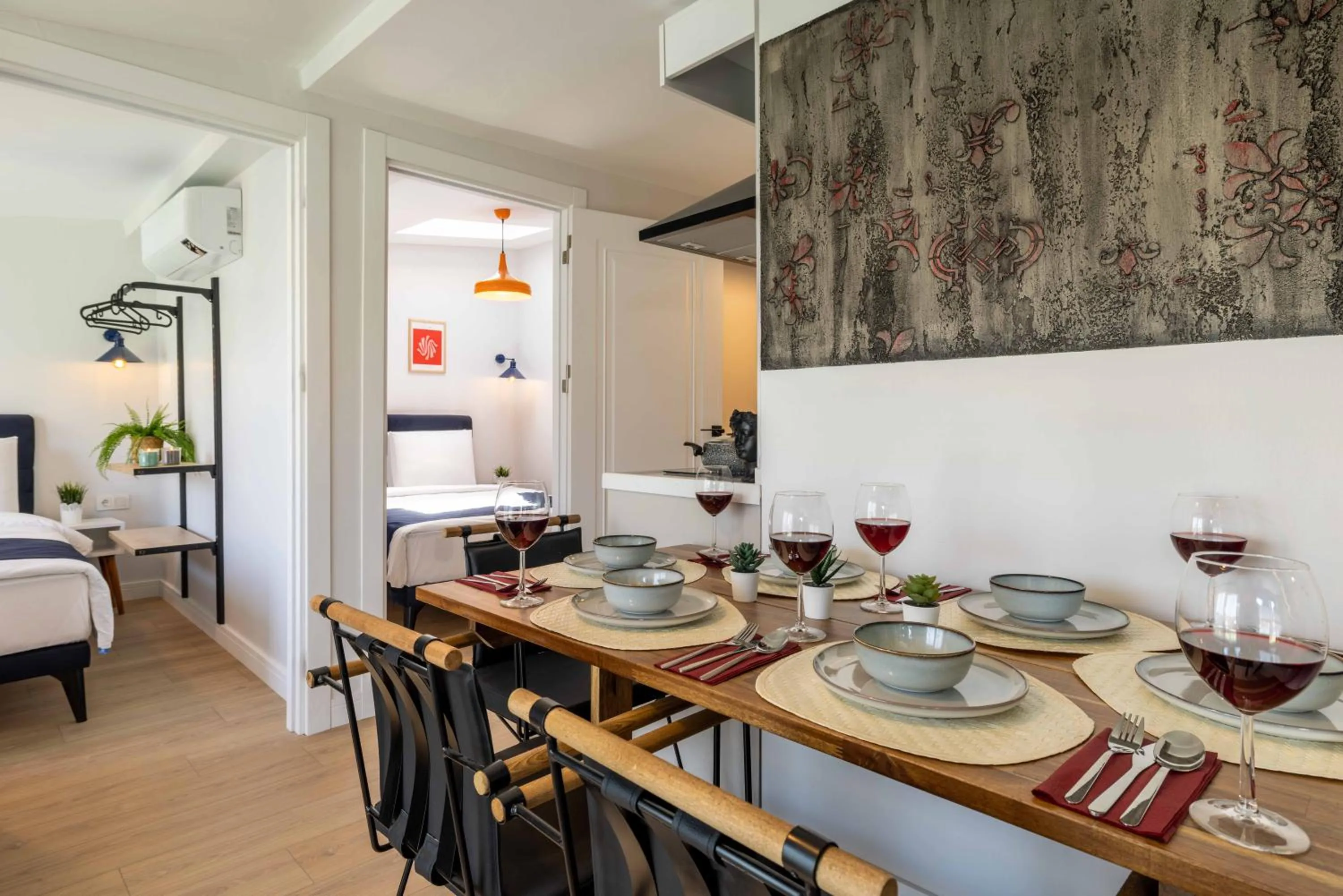 Seating area in Monnas Suite