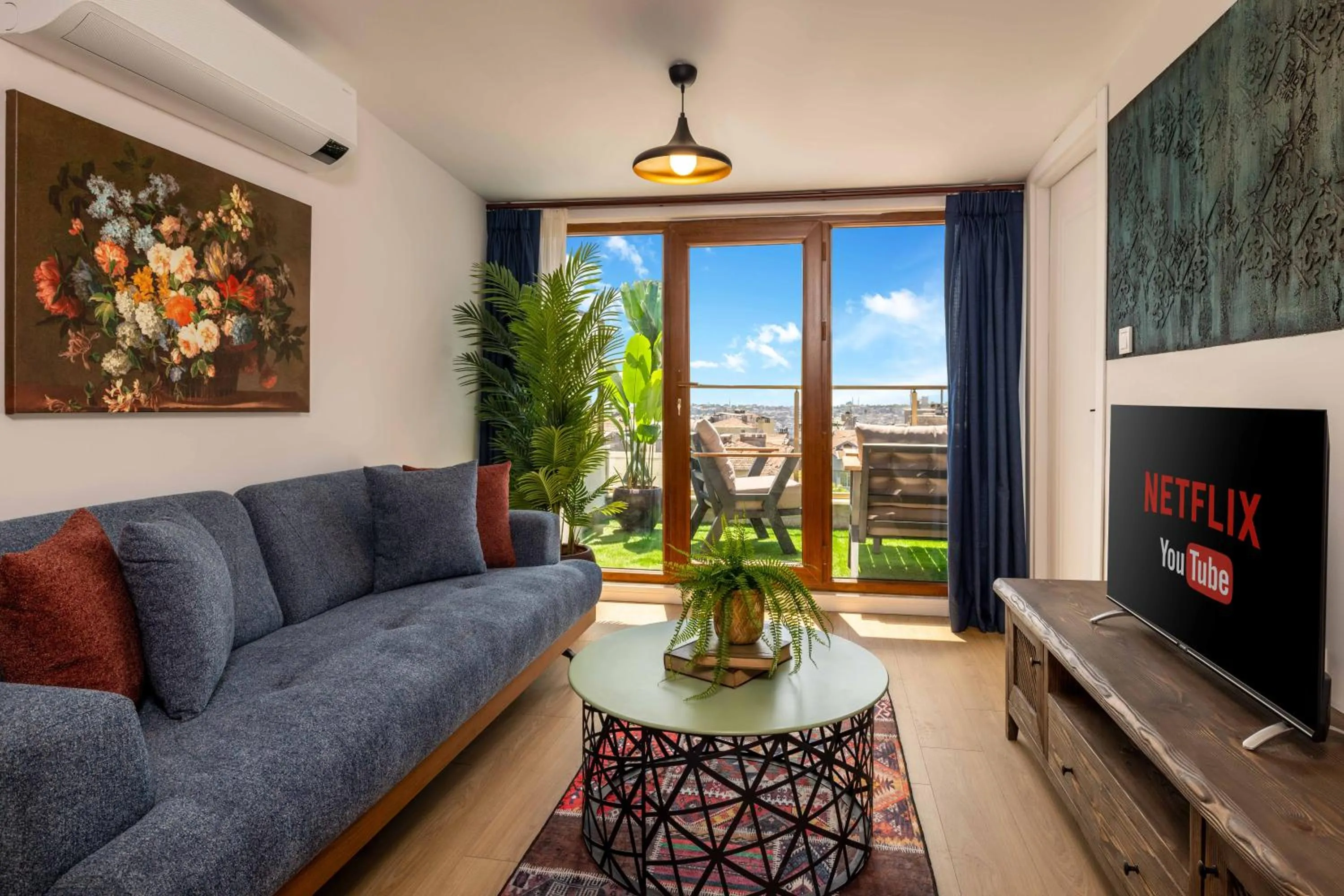 TV and multimedia in Monnas Suite