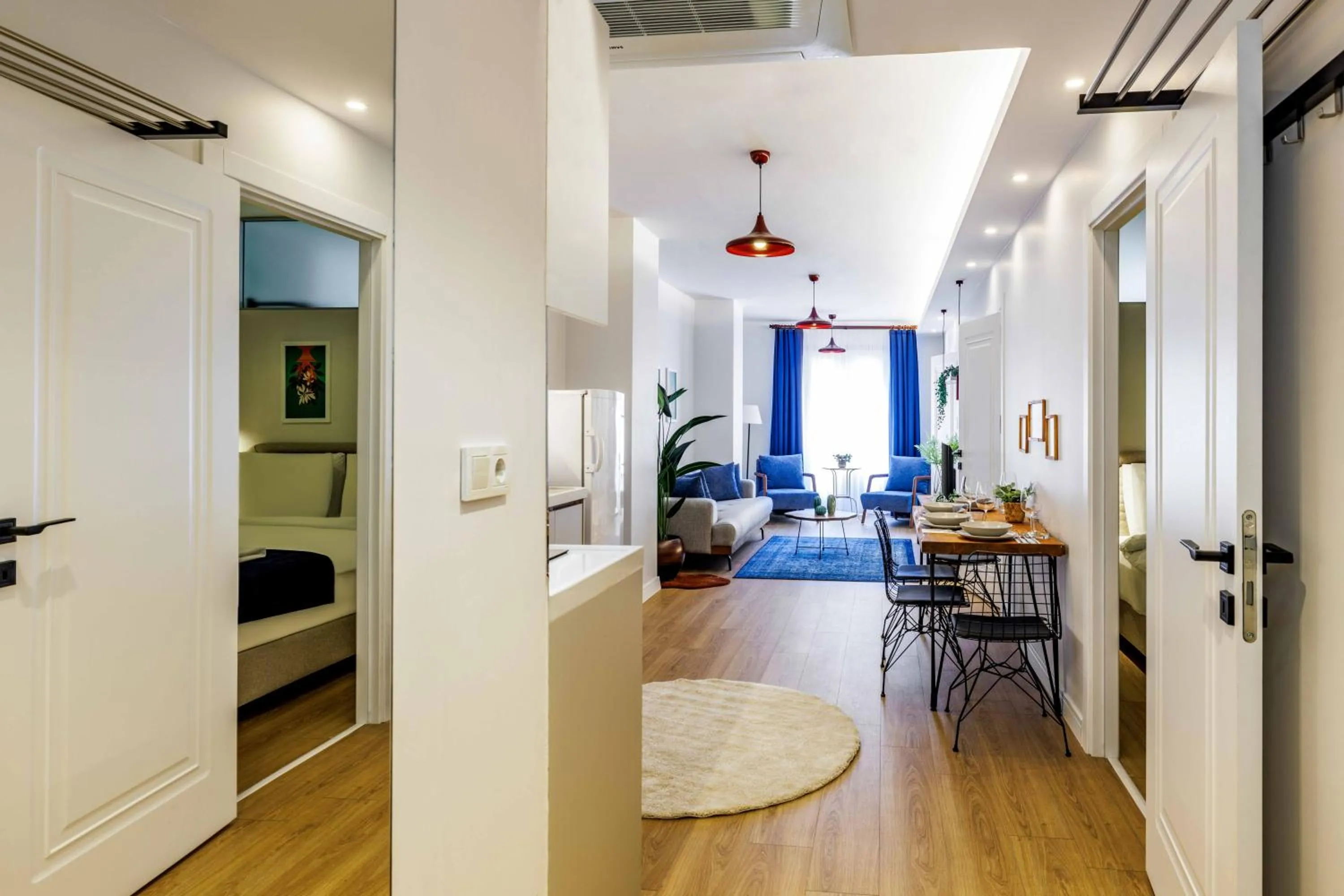 Seating area in Monnas Suite