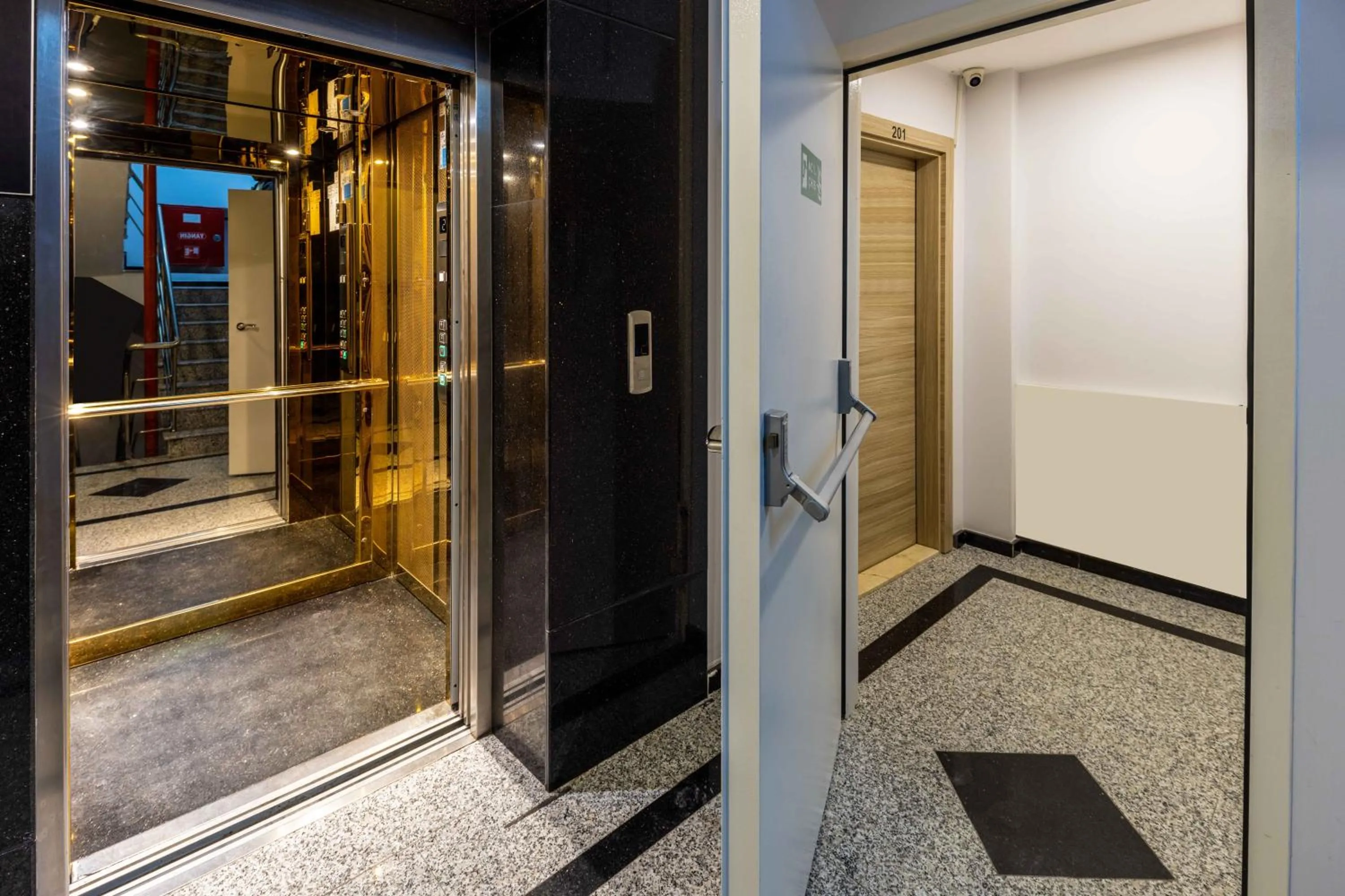 Property building in Monnas Suite