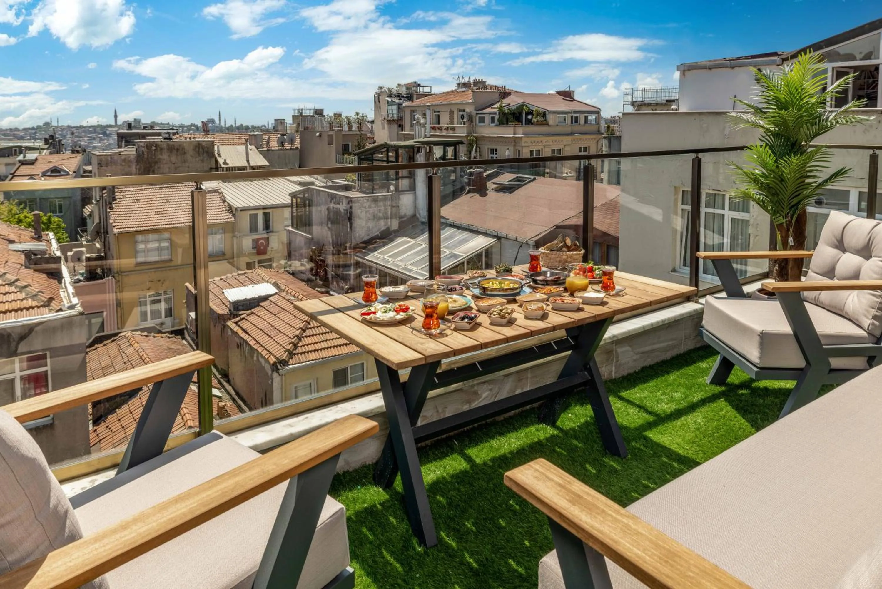Balcony/Terrace in Monnas Suite