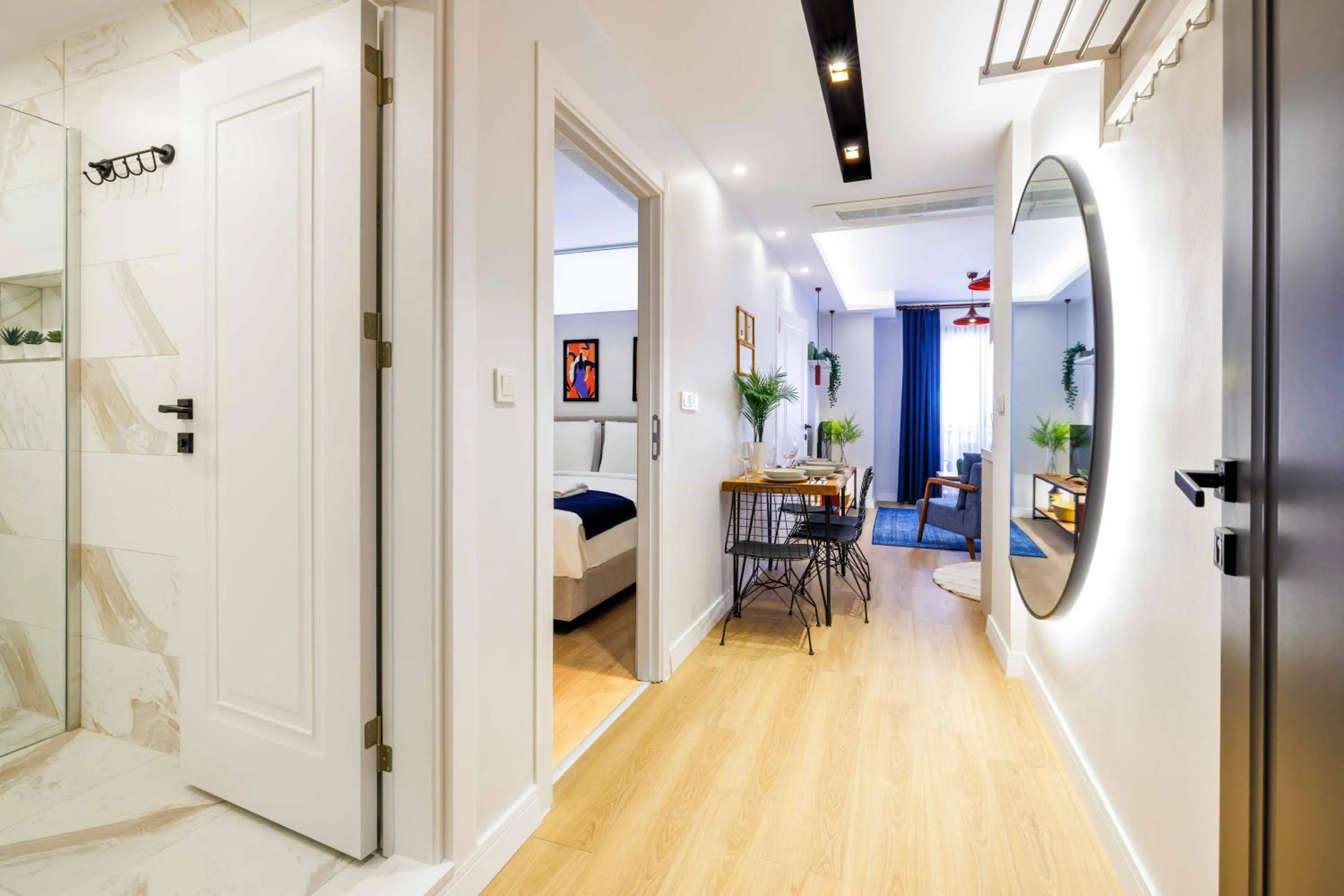 Seating area in Monnas Suite