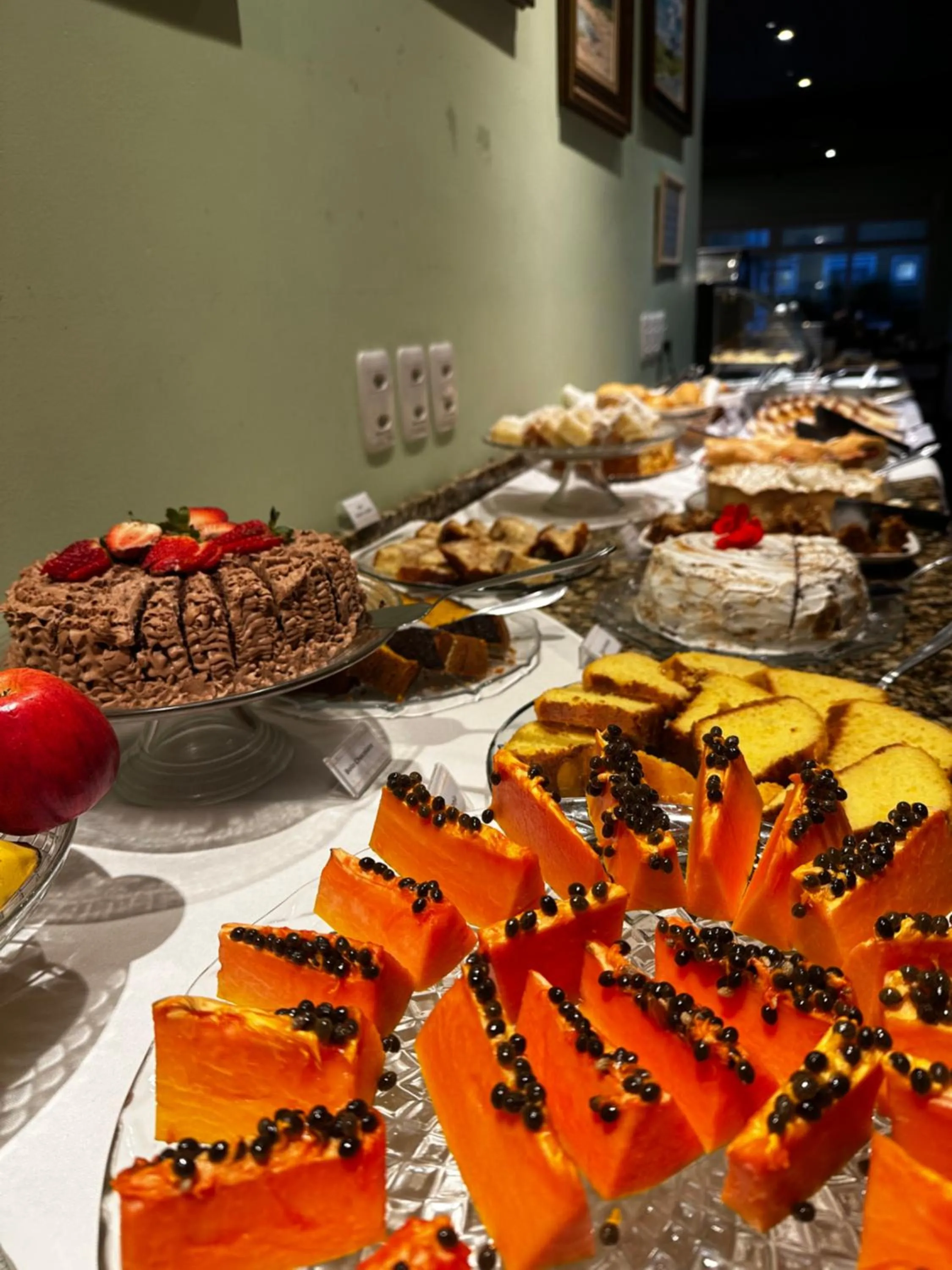 Buffet breakfast in Natur Hotel - 700m da Rua Coberta