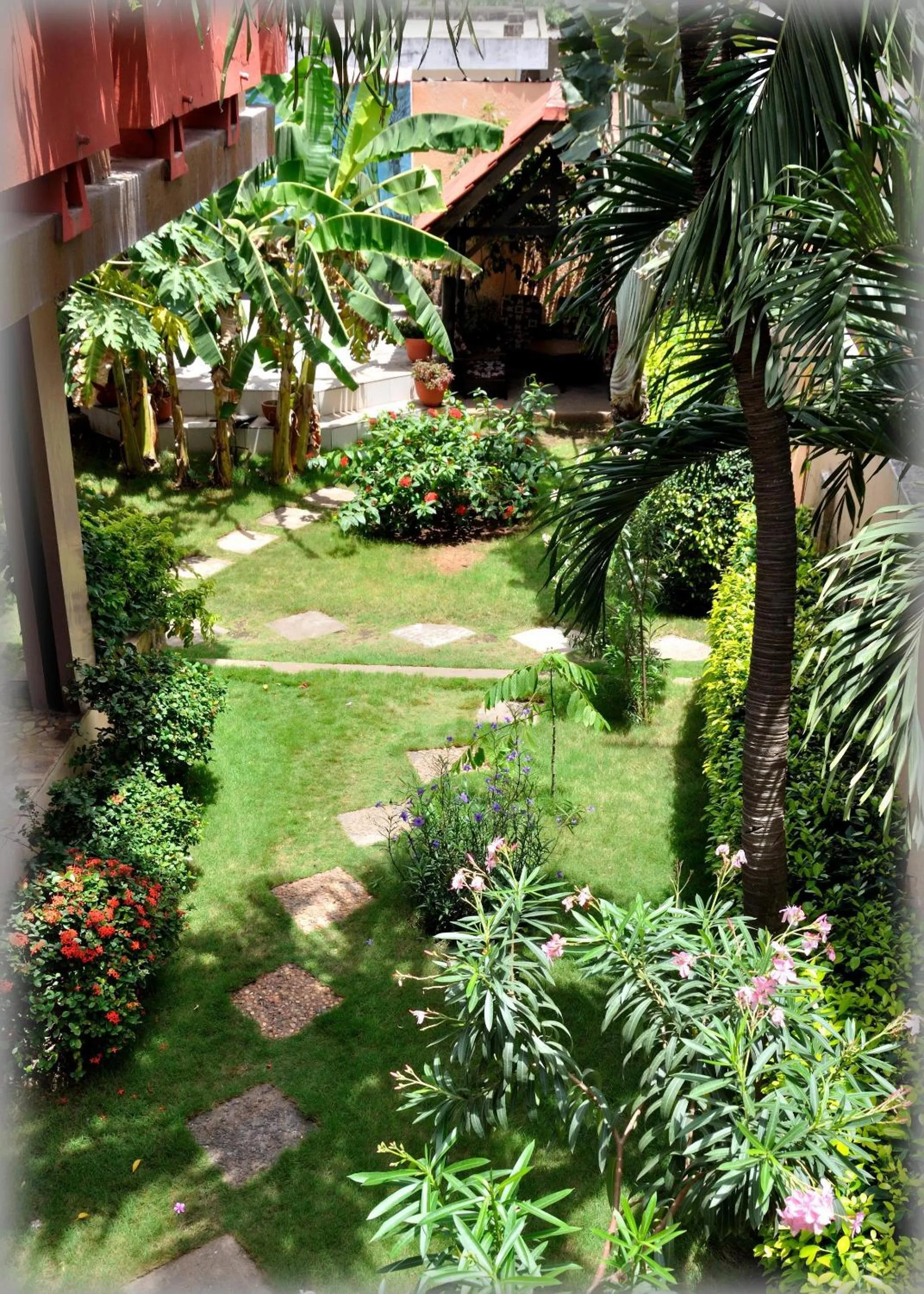 Garden in Hotel Aurore Lomé