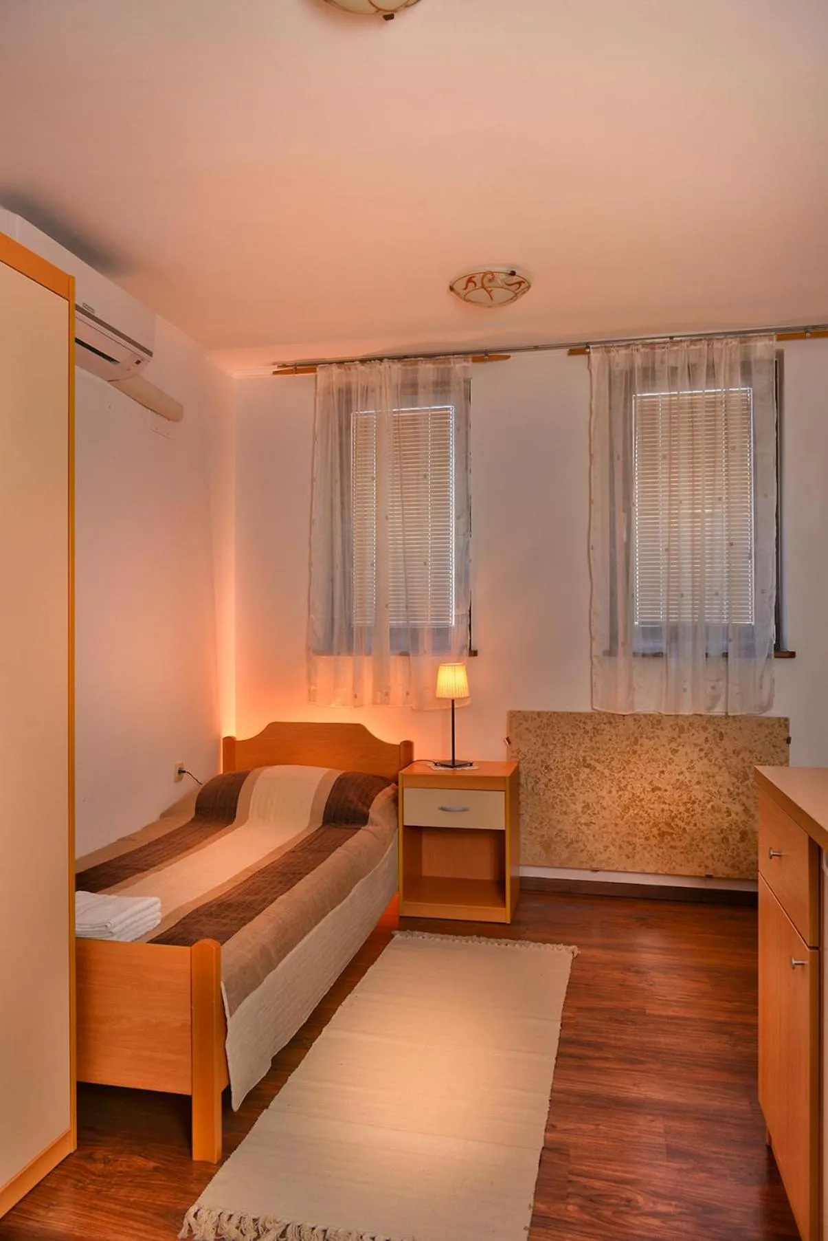 Photo of the whole room, Bed in Guesthouse Les